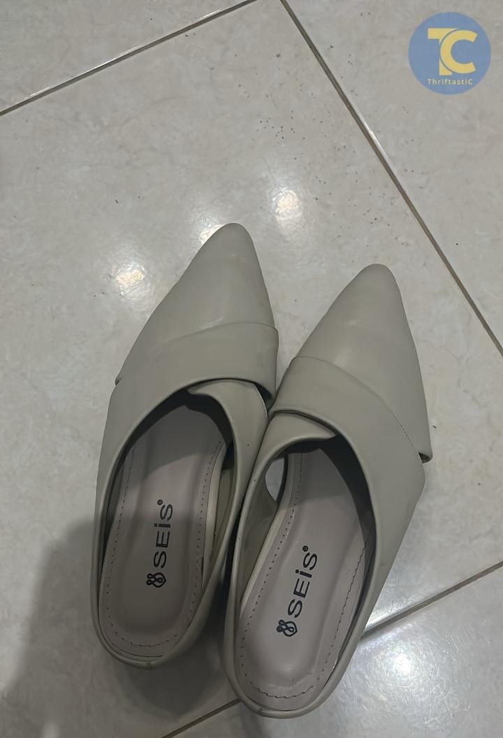 Sepatu heels merek Seis
