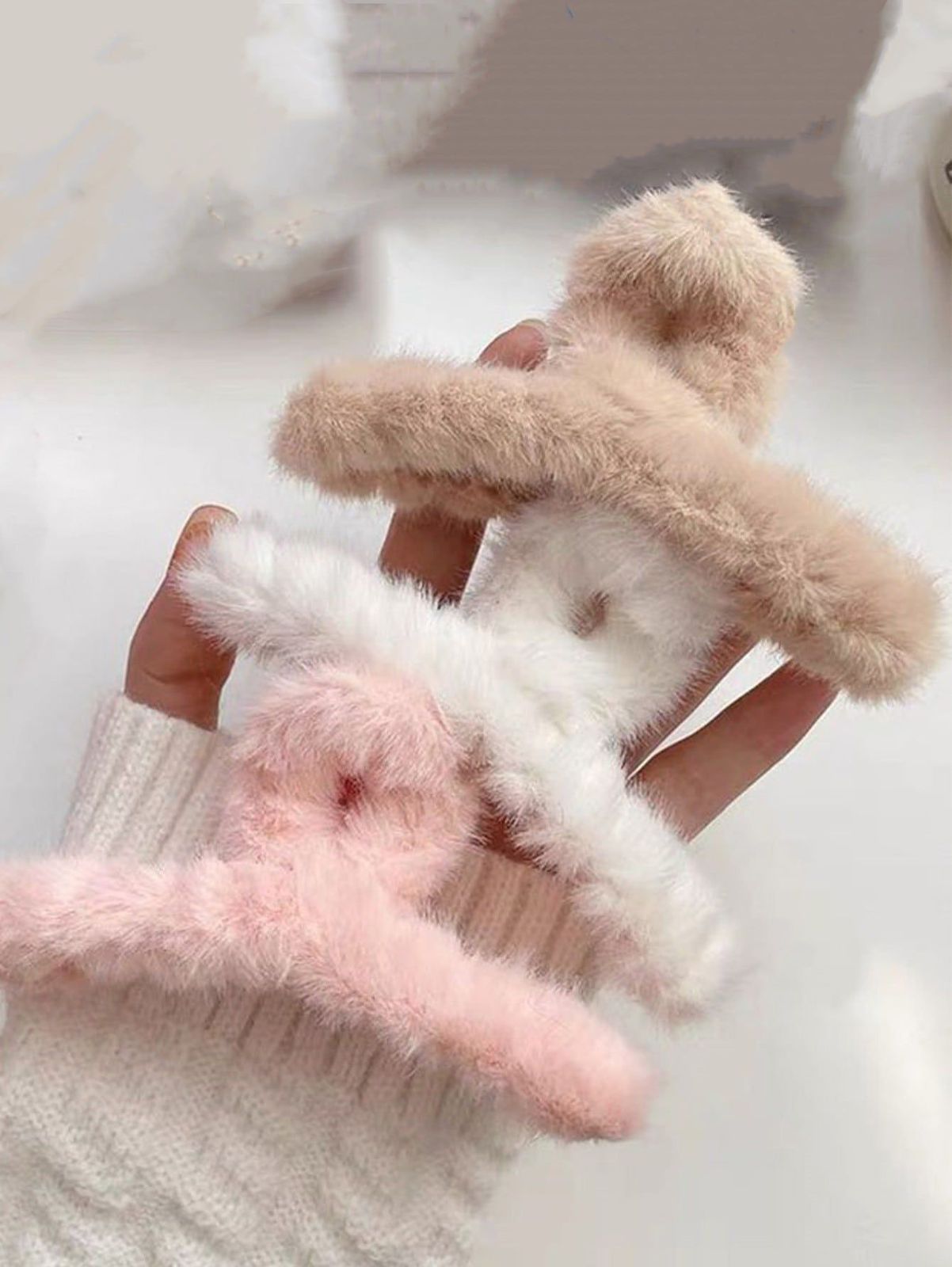 Korean Fur claw clip