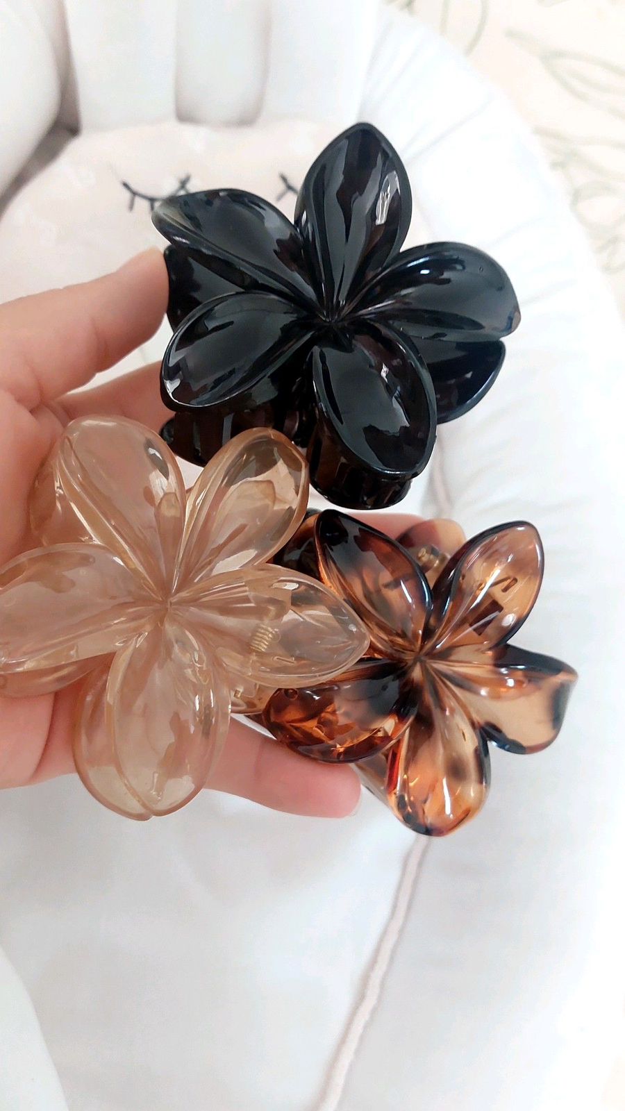 Crystal flower claw clip