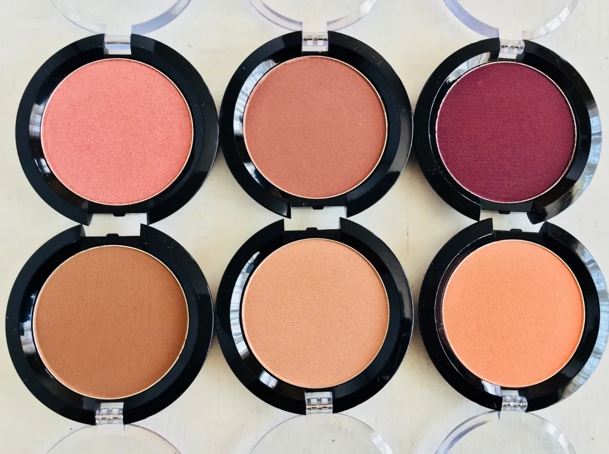 Paleta de rubores y polvos compactos