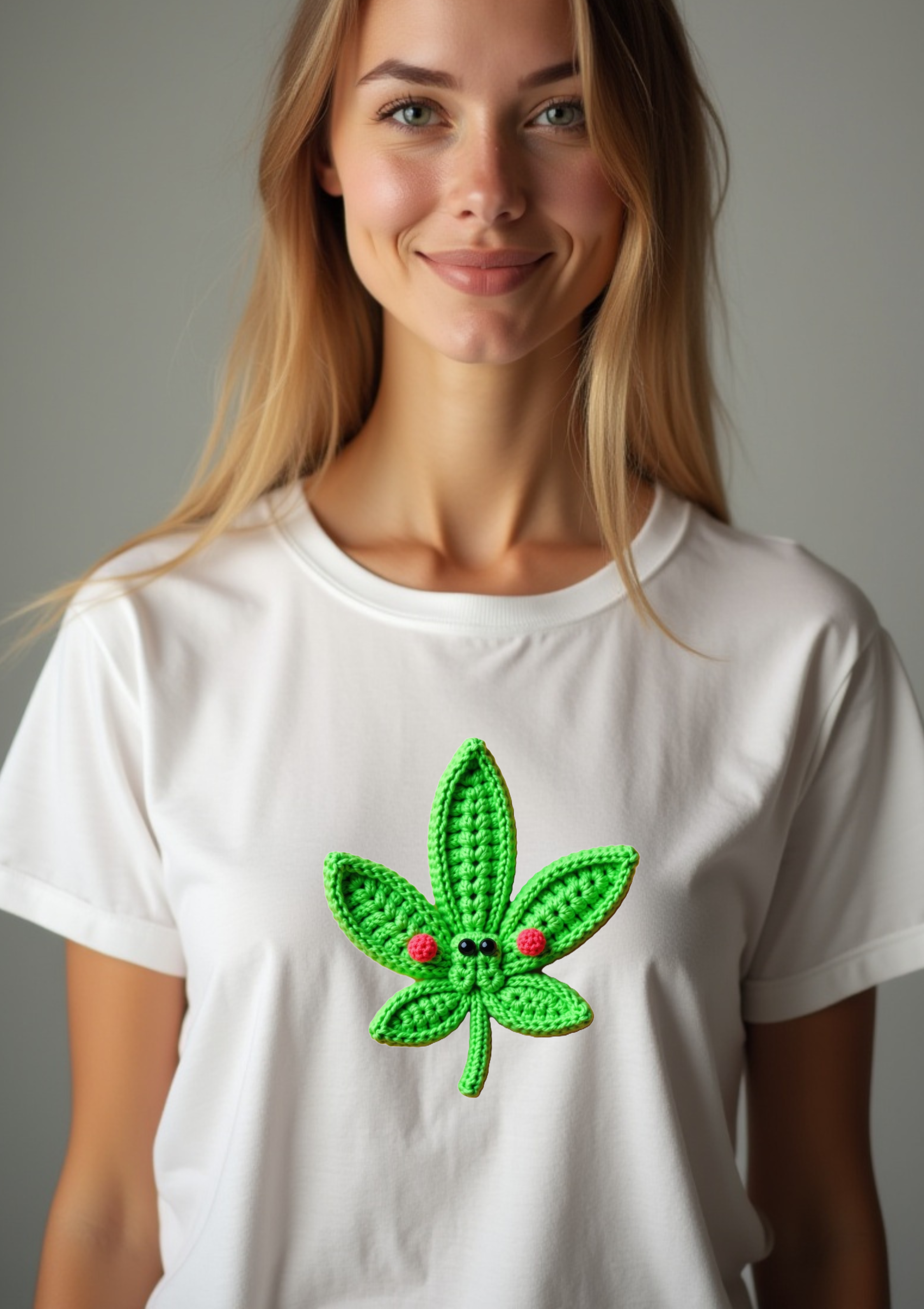 Playera con imagen de hoja de marIhuana estilo crochet