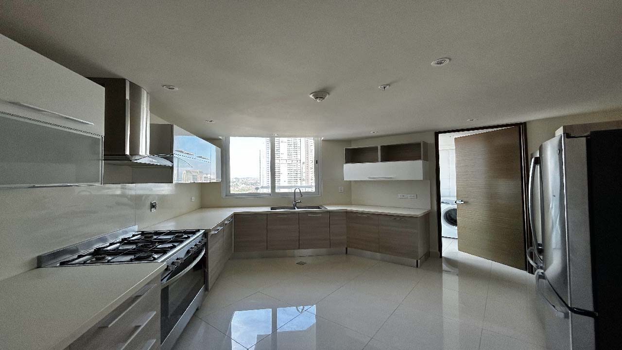 Ph Regent Costa del Este- $578,000.00