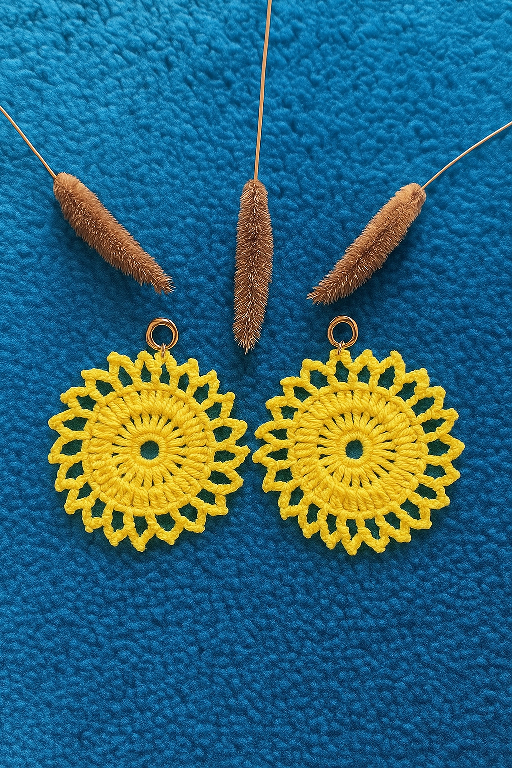Pendiente en crochet "Sol radiante"