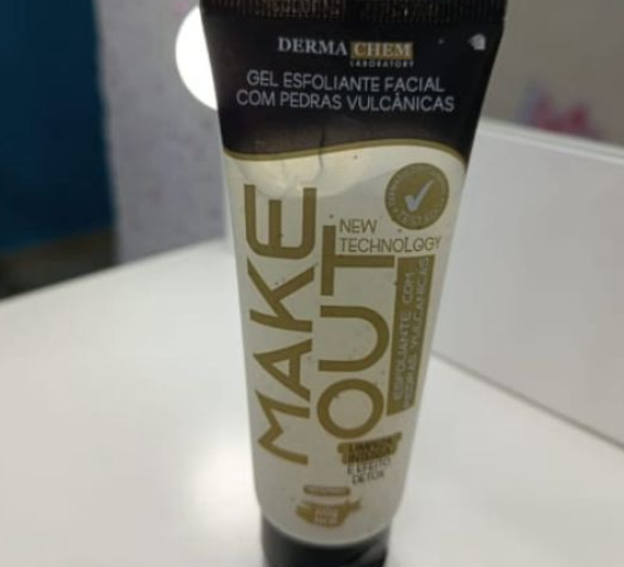 Gel Esfoliante Facial com Pedras Vulcânicas