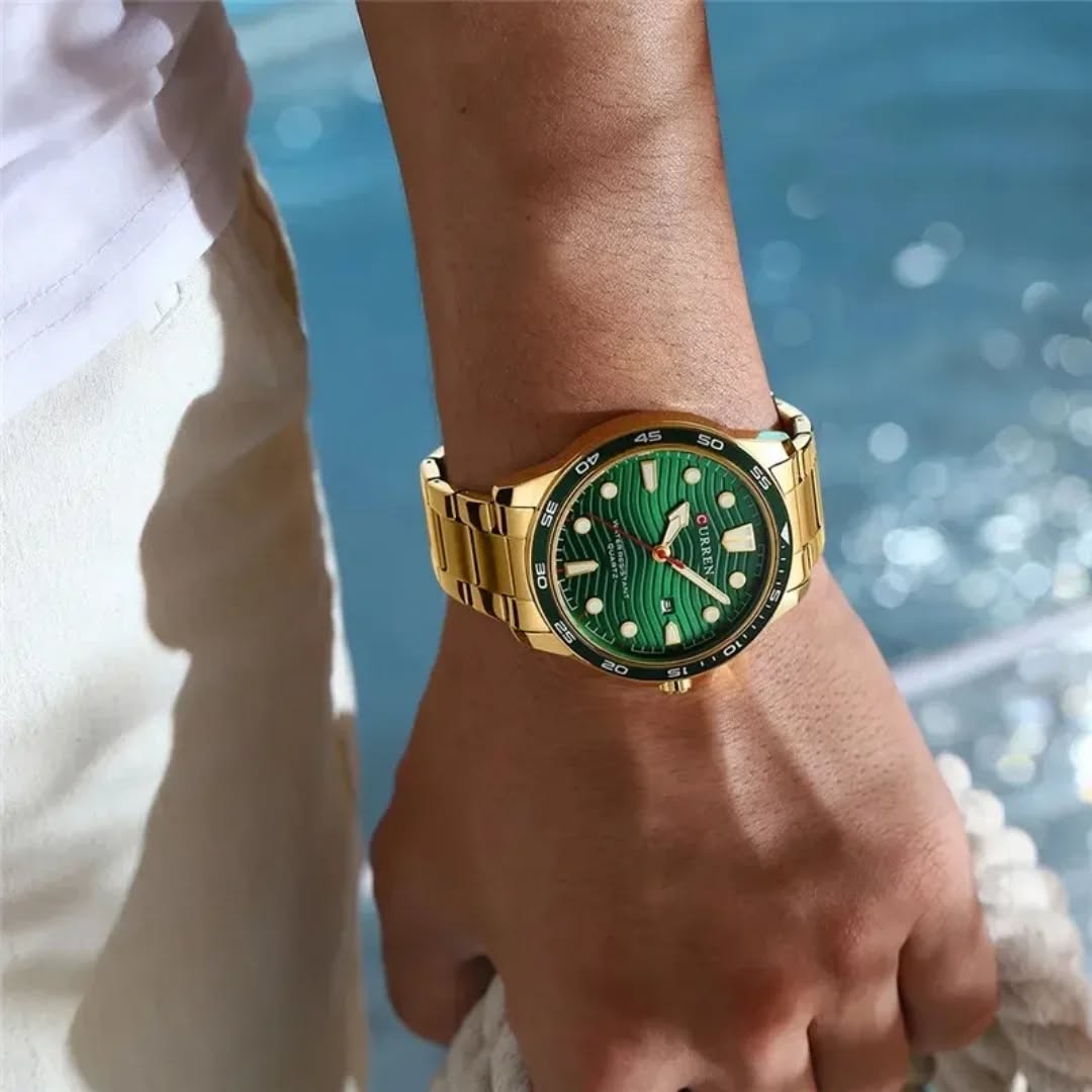  Reloj Curren 8426 de lujo dorado