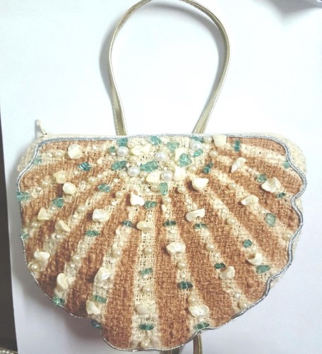 Shell-shaped Handbag