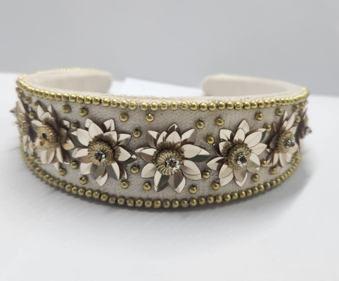 Floral Embellished Bracelet