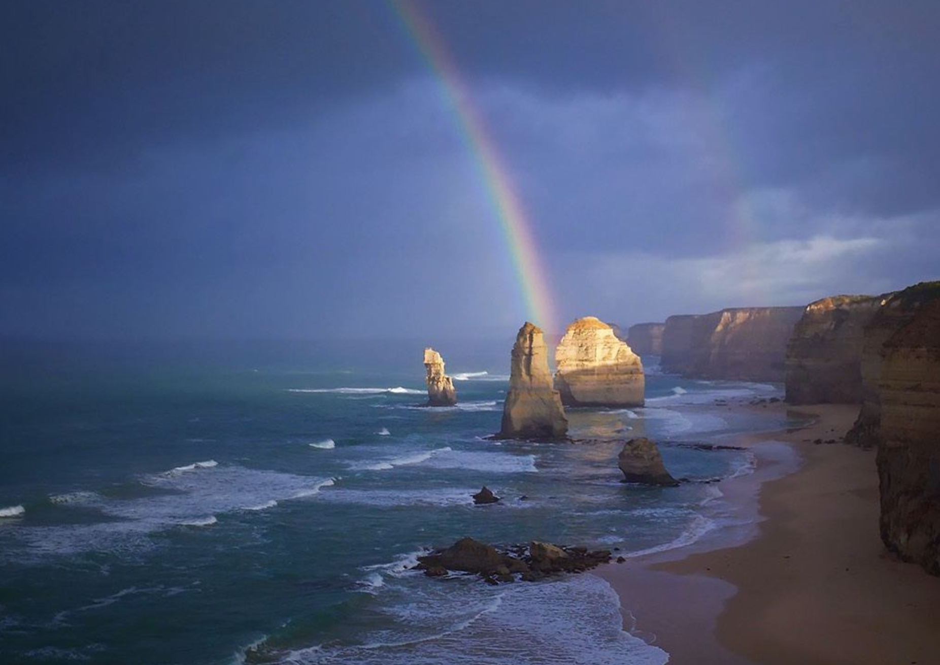 One Day Great Ocean Road & 12 Apostles Tour -50 seater Bus