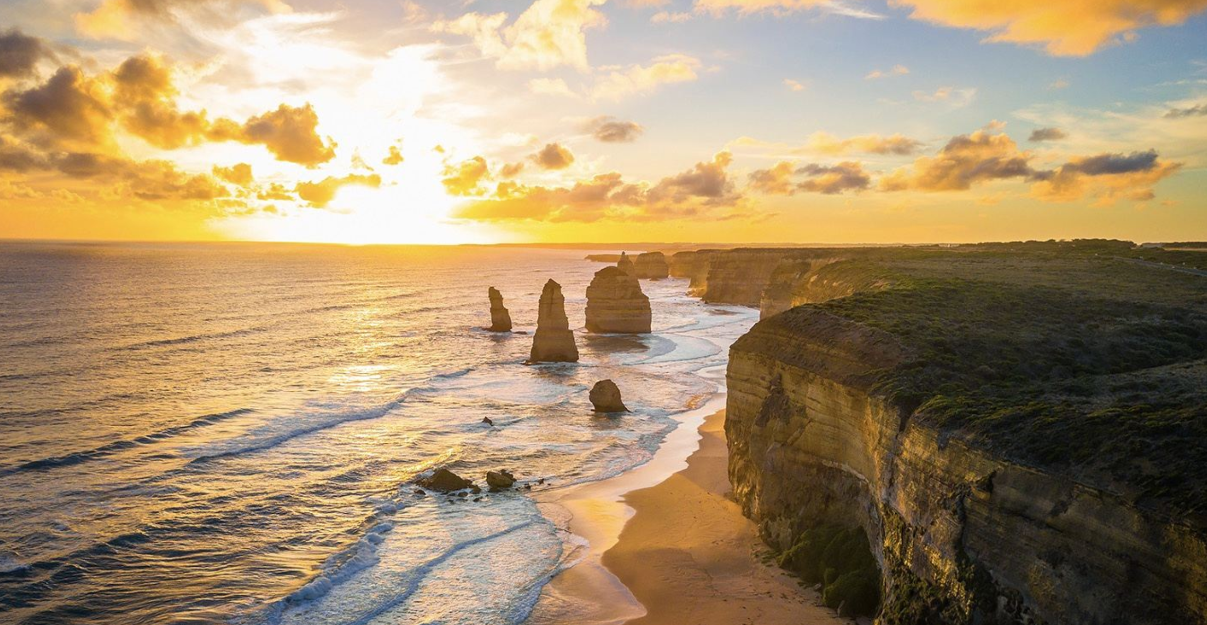 One Day Great Ocean Road & 12 Apostles Tour -50 seater Bus