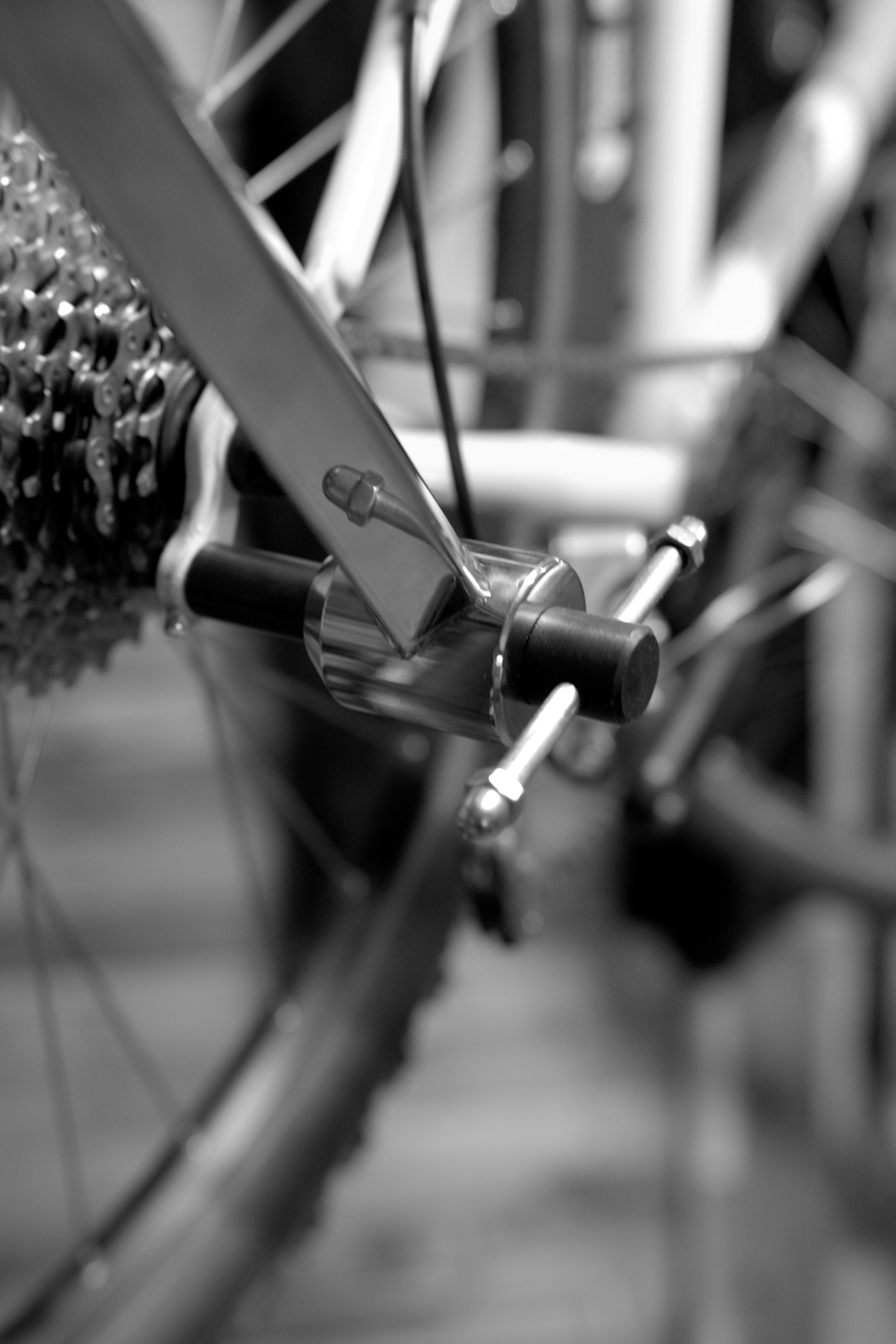 DEGAUCHER LA PATE DE DERAILLEUR