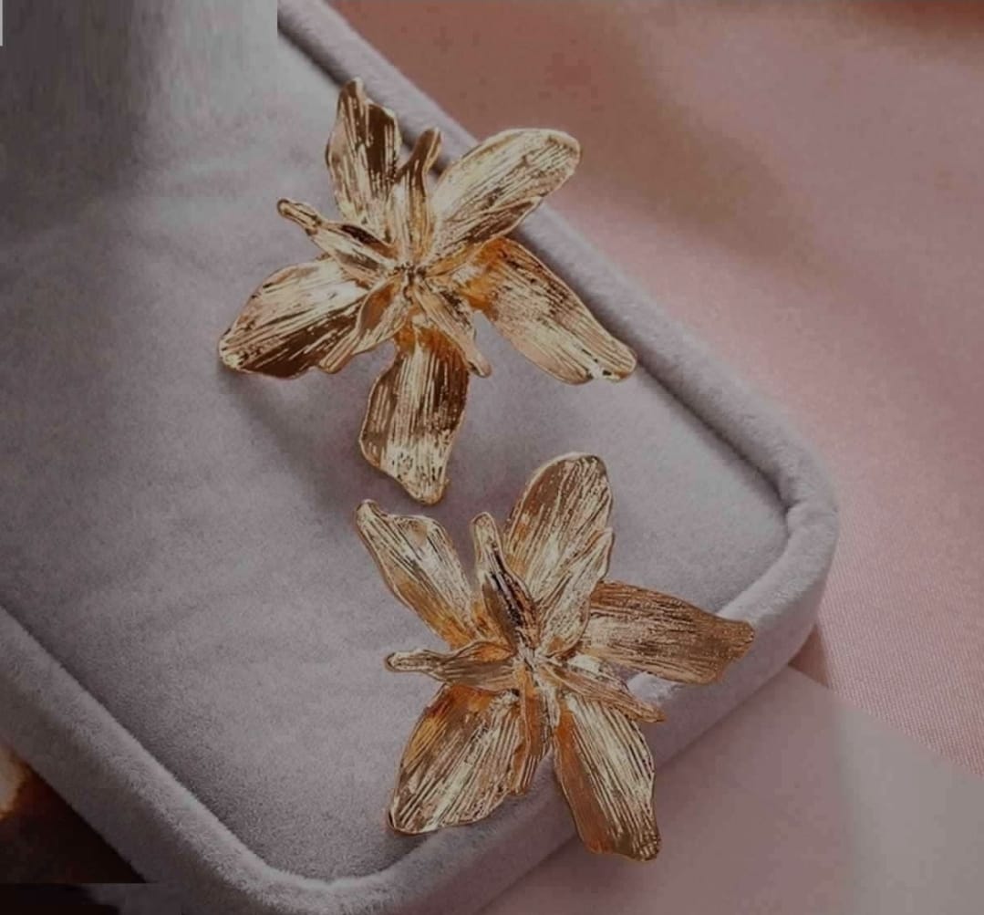 Gold Flower Statement TOPS