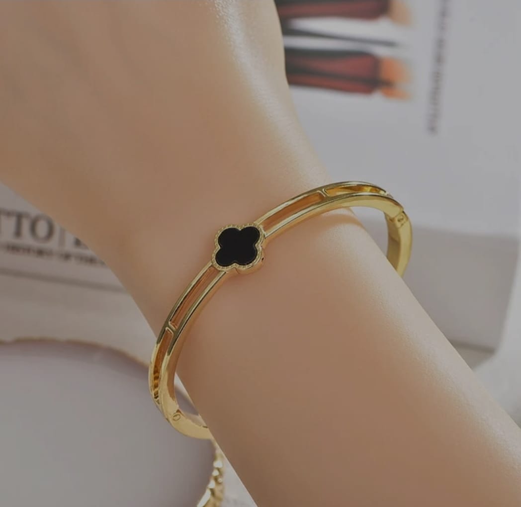 Gold Clover Bracelet