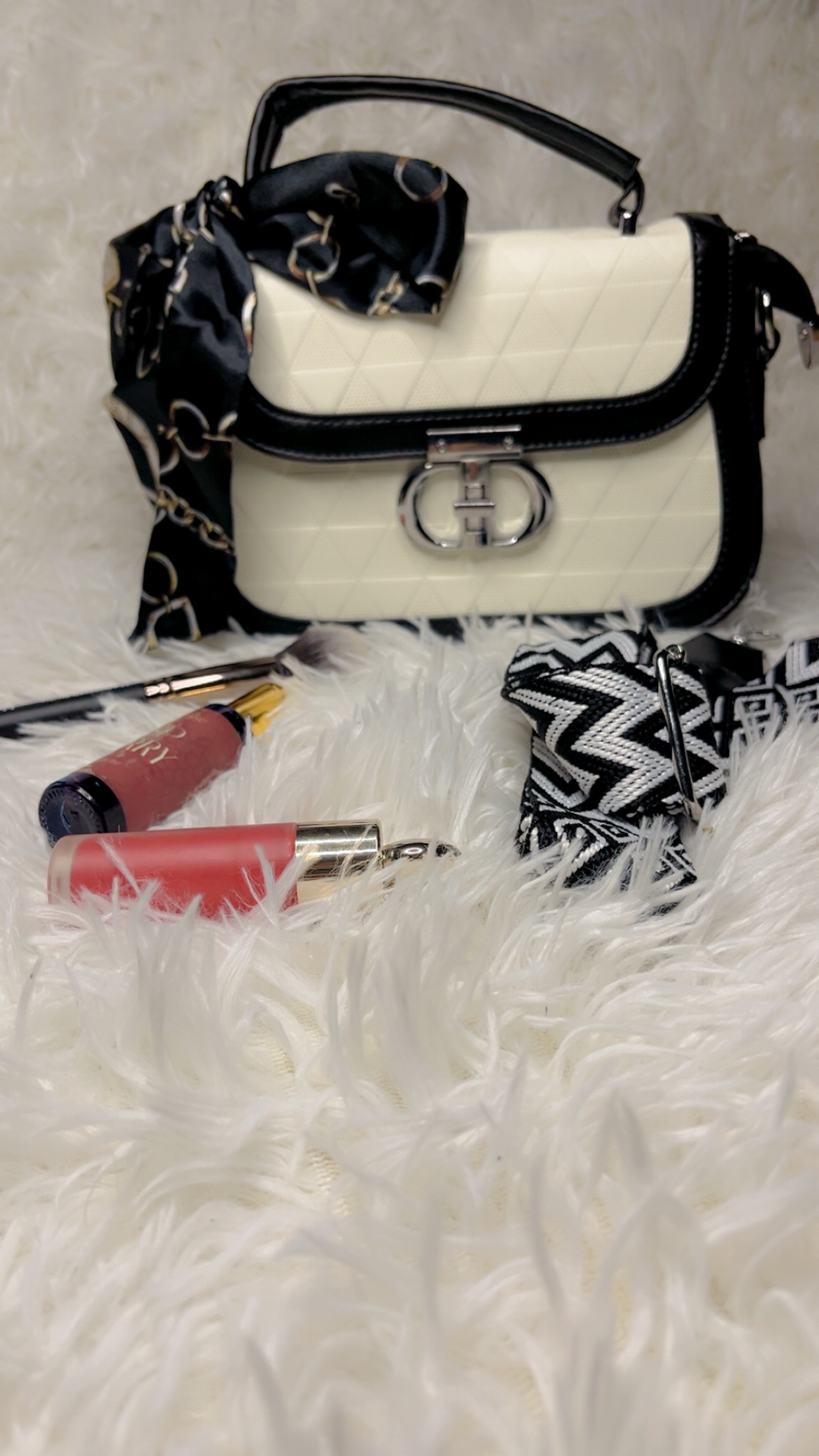 HANDBAG - 996