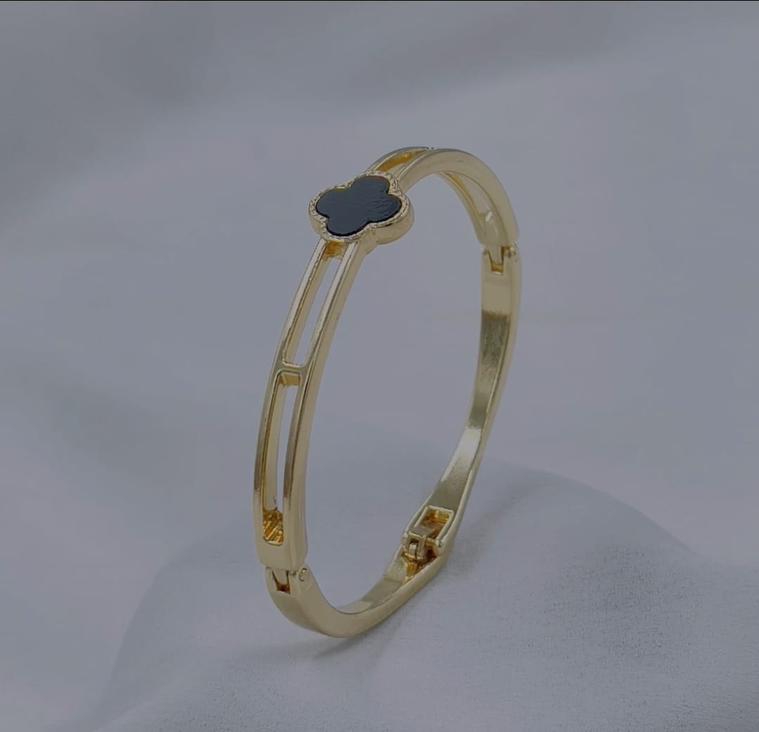 Gold Clover Bracelet