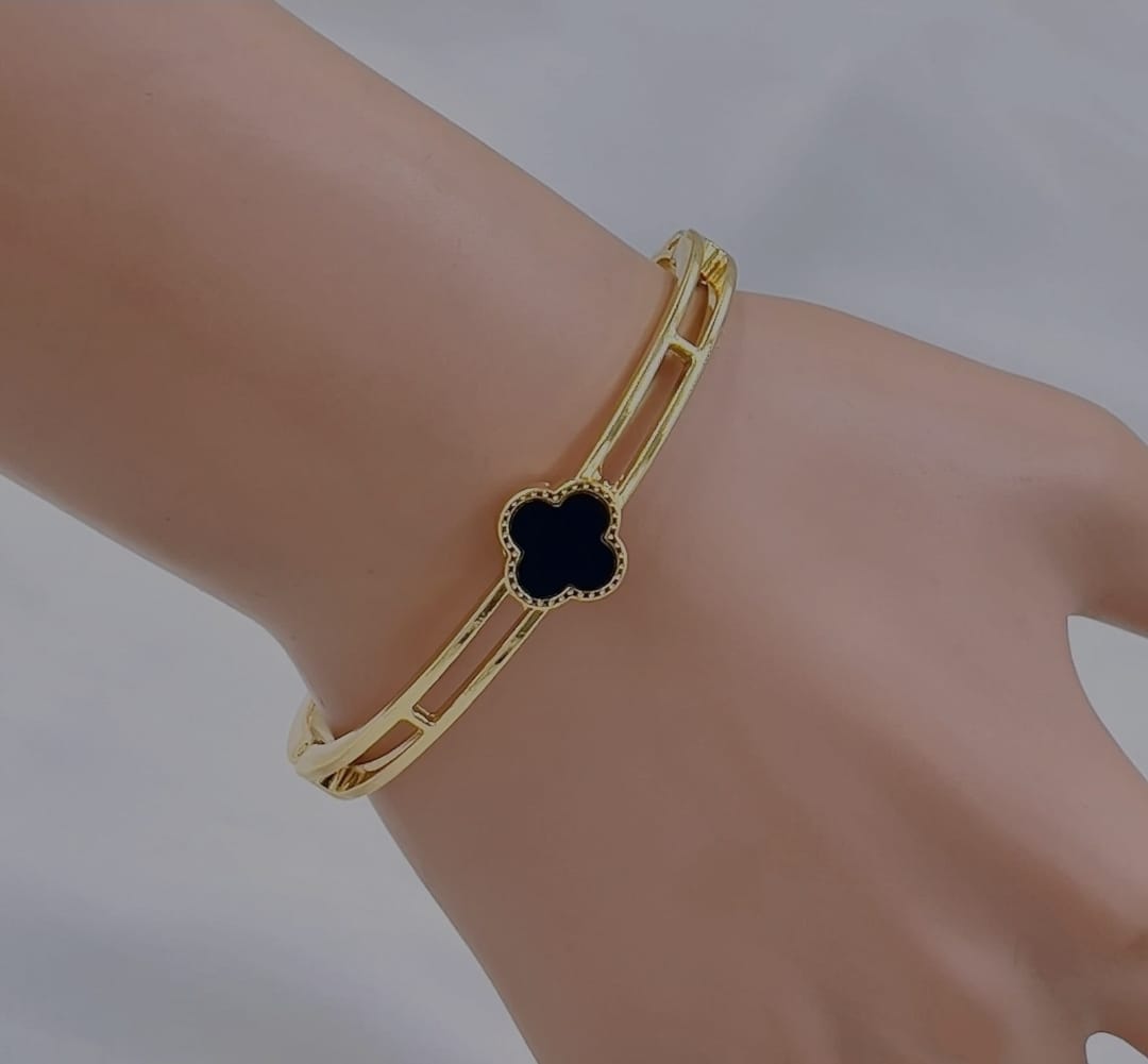 Gold Clover Bracelet