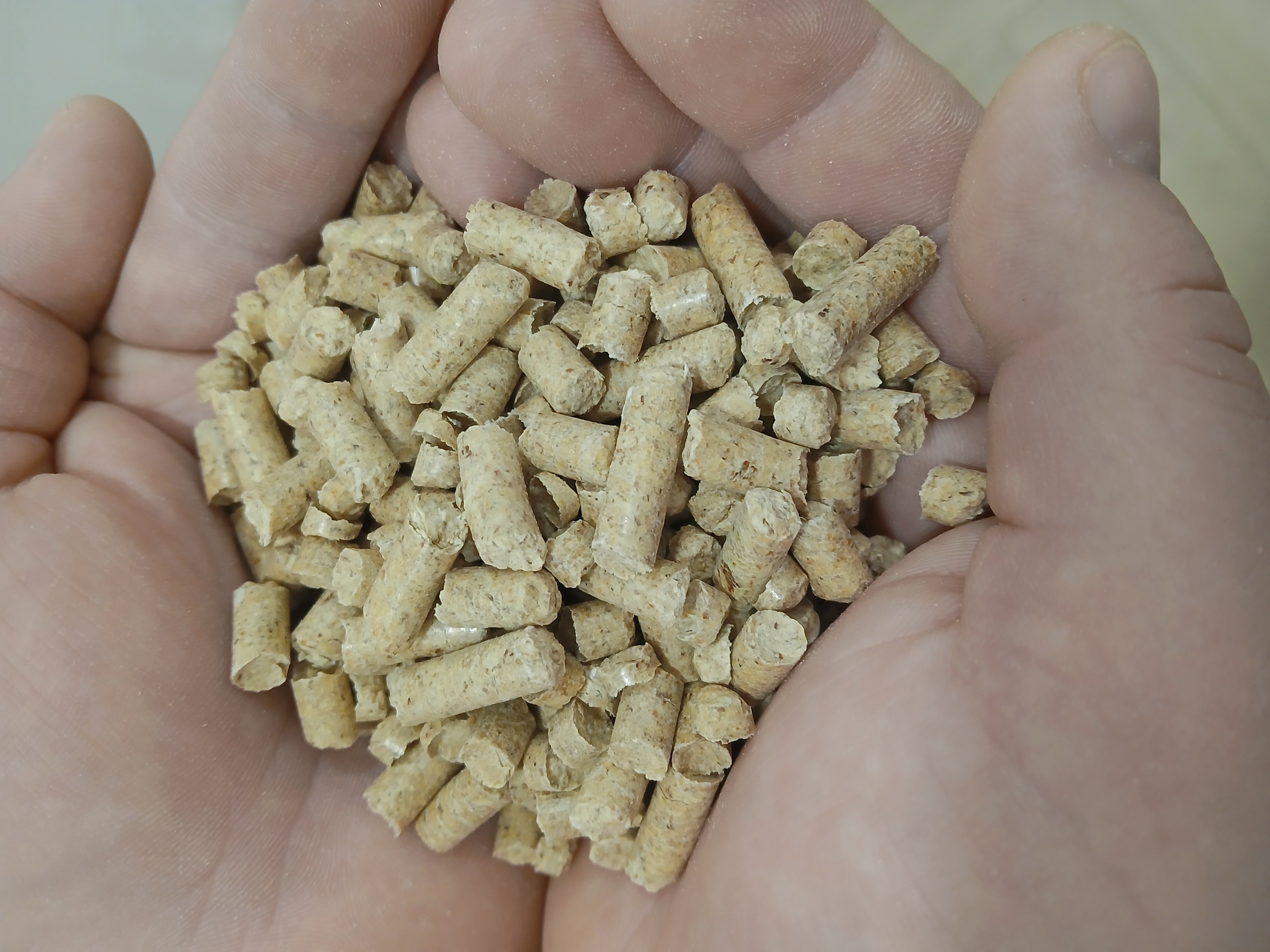 UNIVERSALUS MEDŽIO DROŽLIŲ GRANULIUOTAS KRAIKAS