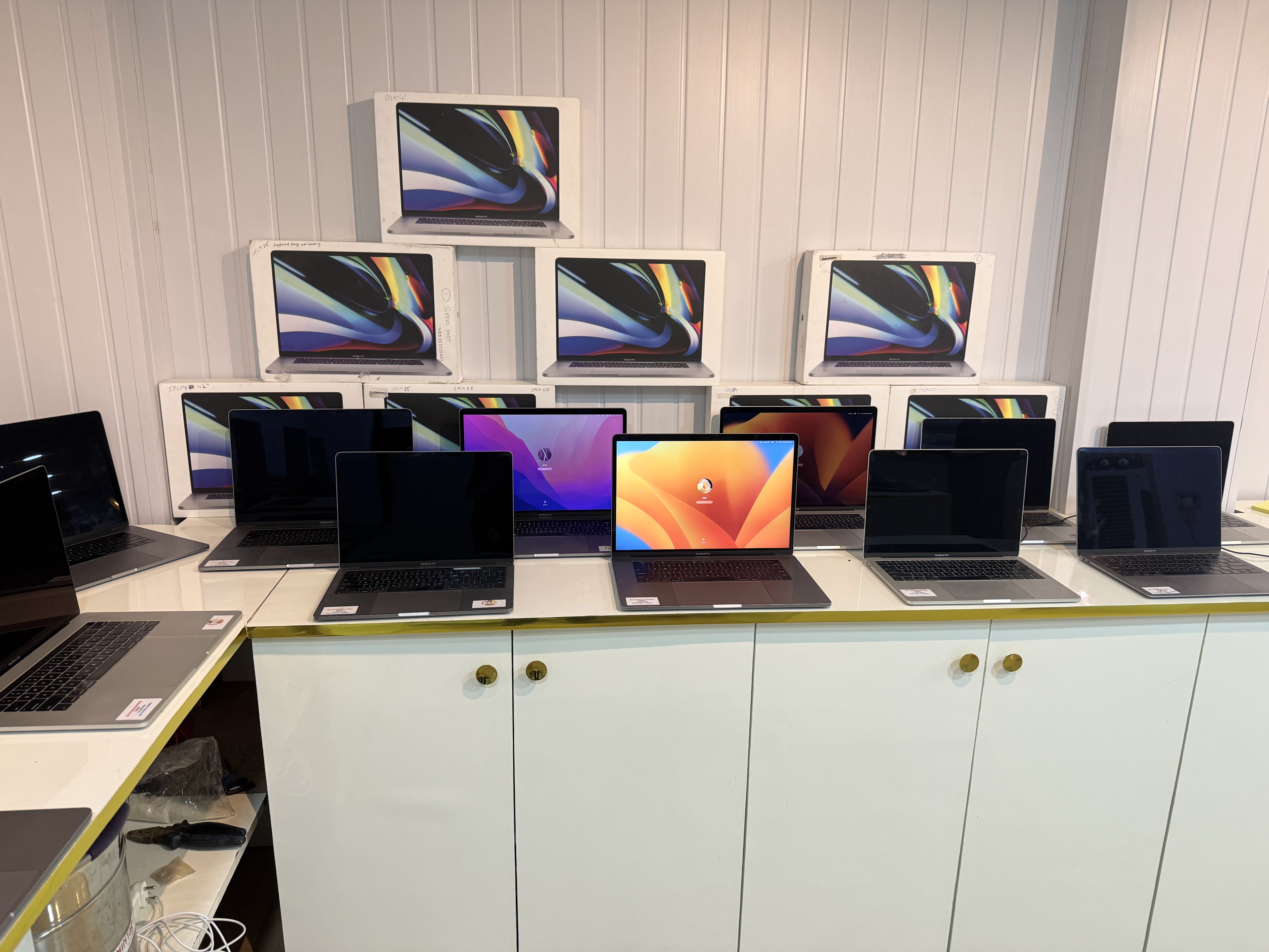 MacBook Pro 15-inch (A1707, 2017-2018)