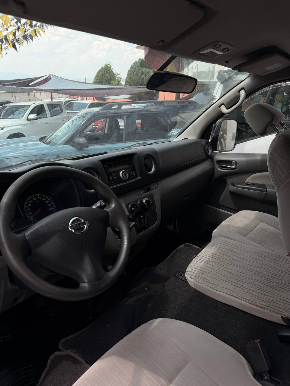 Nissan Urvan 15 Pasajeros 