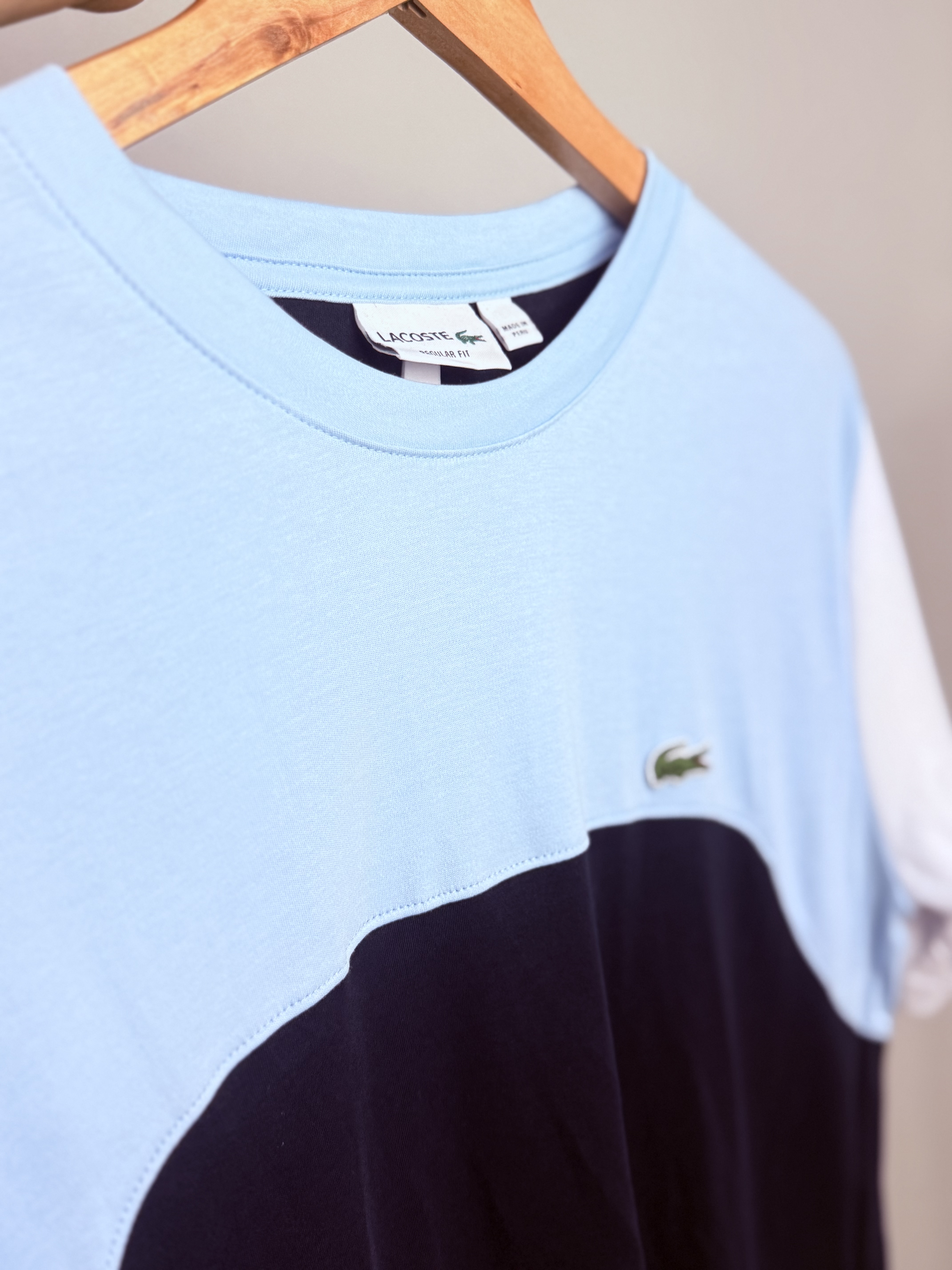 Camiseta Lacoste Malha Peruana – Estilo e Conforto Premium