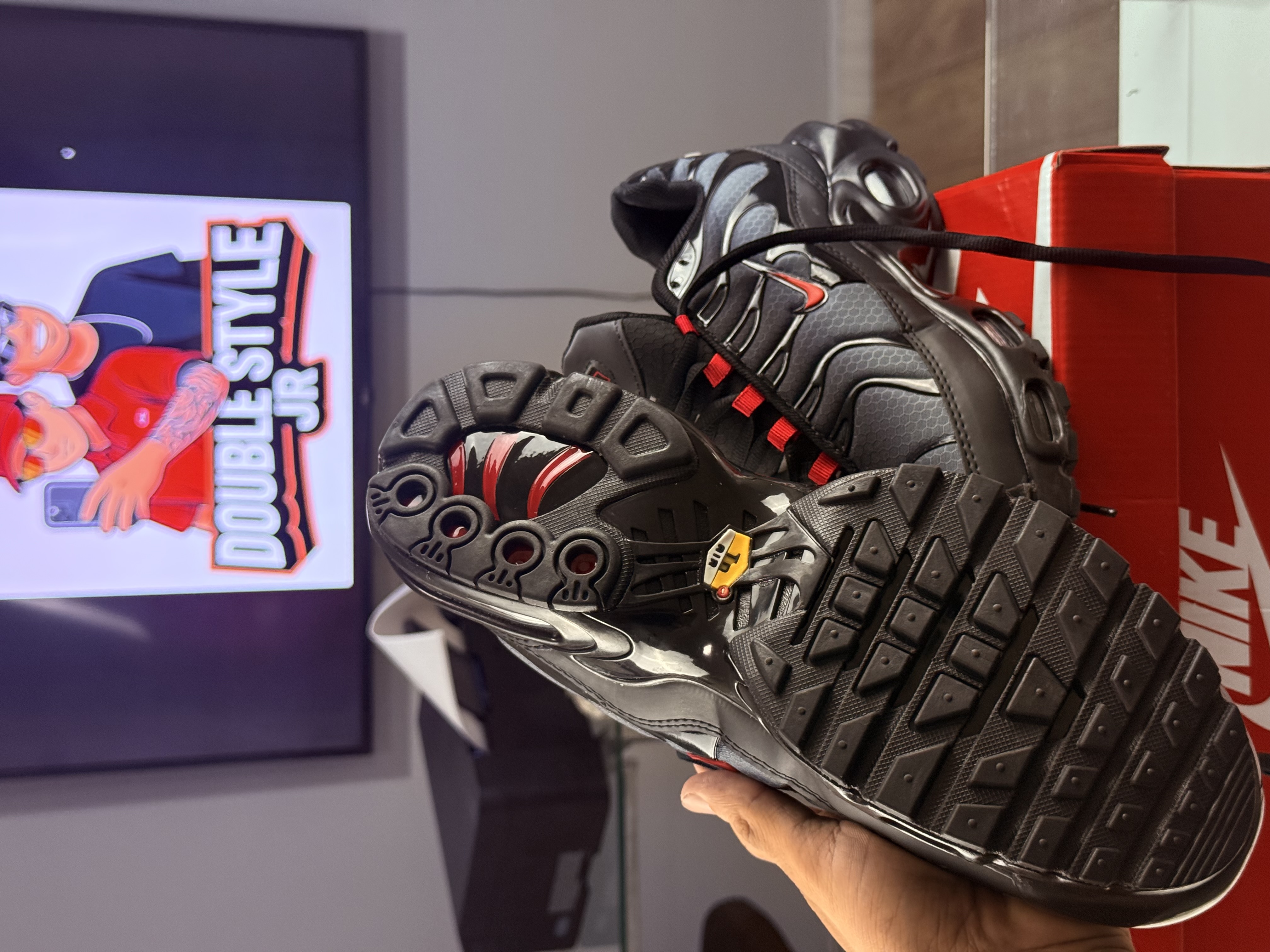 Nike Air Max Plus TN Preto e Vermelho