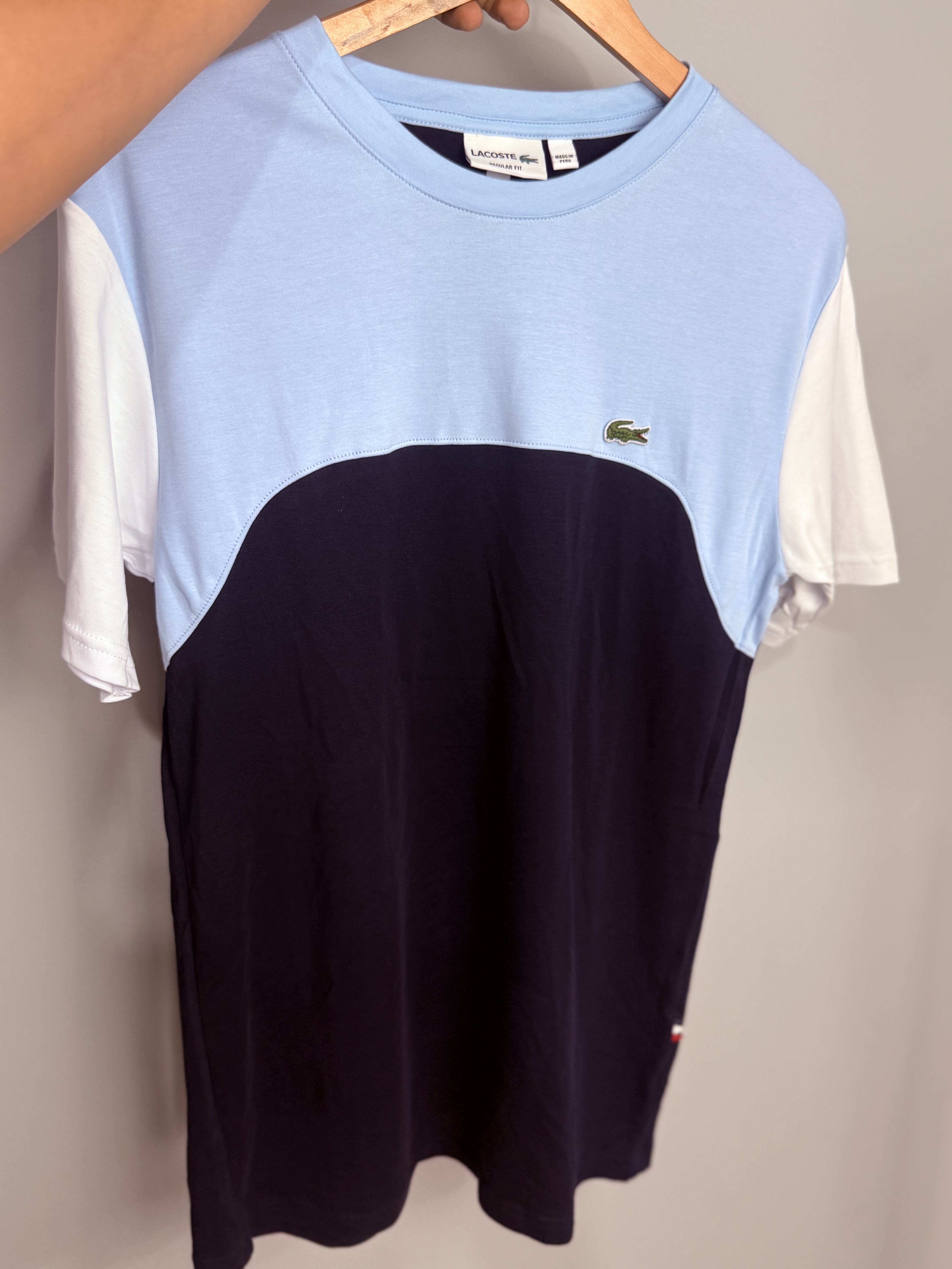 Camiseta Lacoste Malha Peruana – Estilo e Conforto Premium