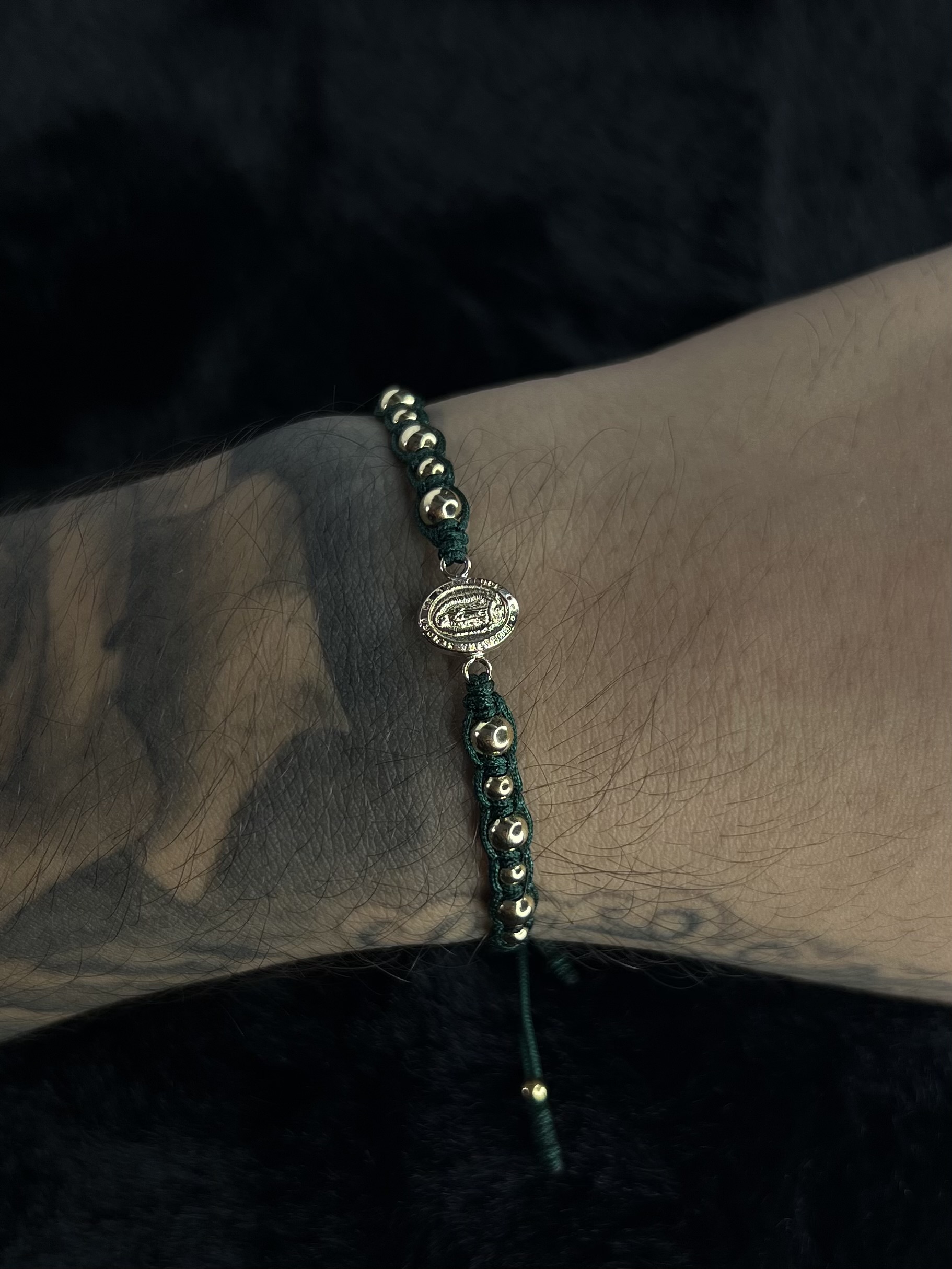 PULSERA VIRGEN DE GUADALUPE INTERCALADA UNO A UNO 