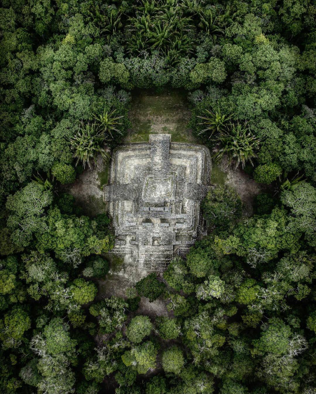 ZONA ARQUEOLÓGICA DE CHACCHOBEN Y ABEJAS MAYAS