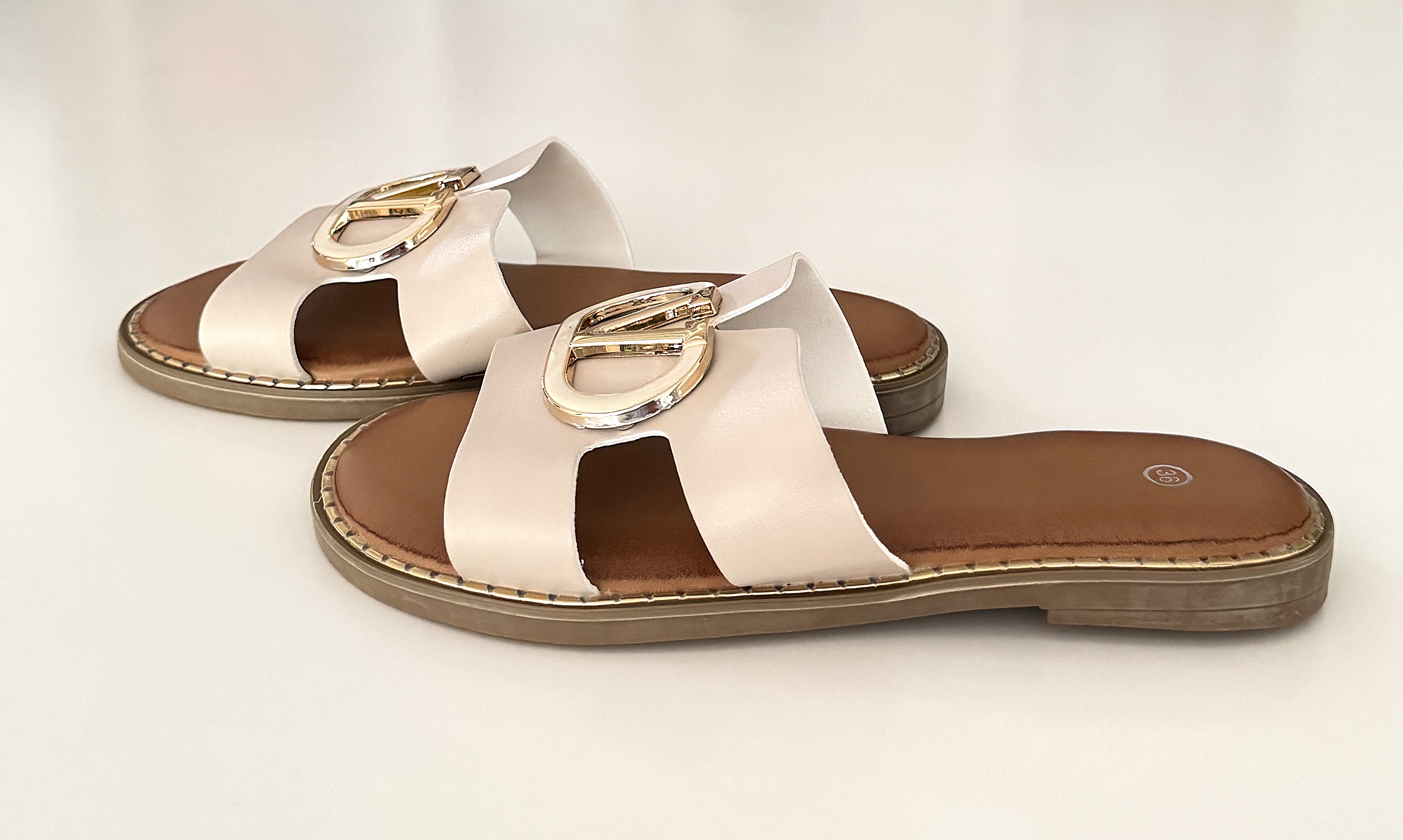 Šlepetės moterims, kreminės spalvos