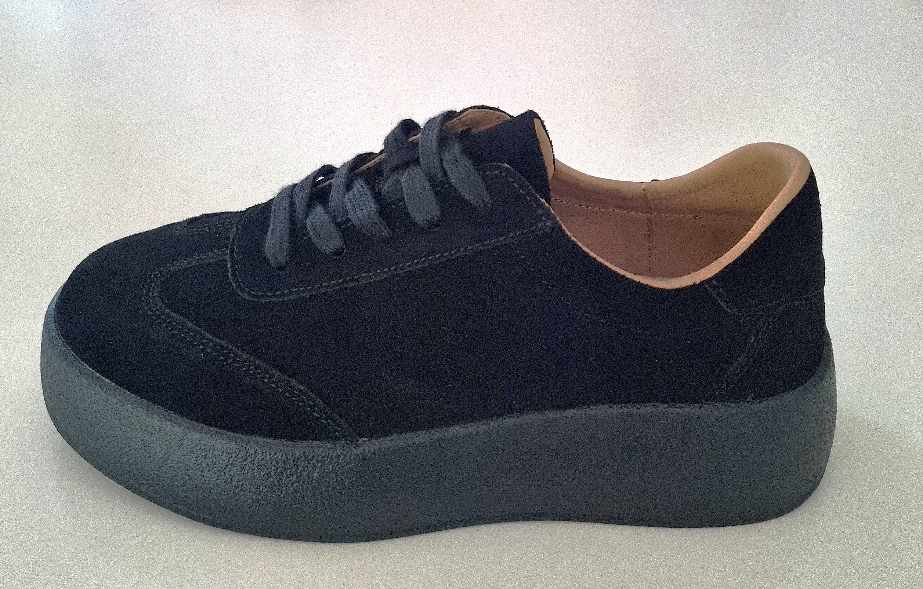 Moteriški juodi laisvalaikio batai