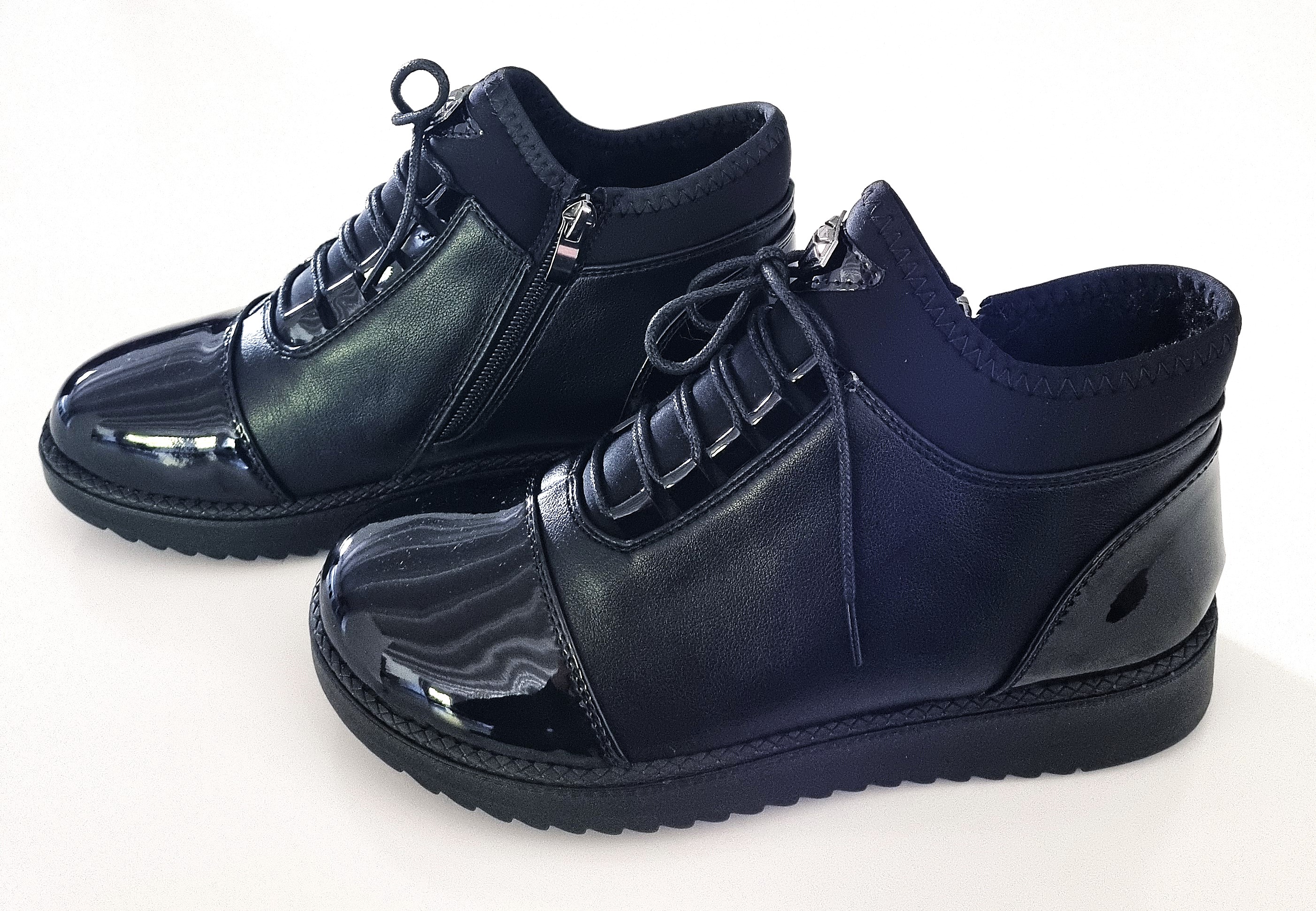 Moteriški aulinukai