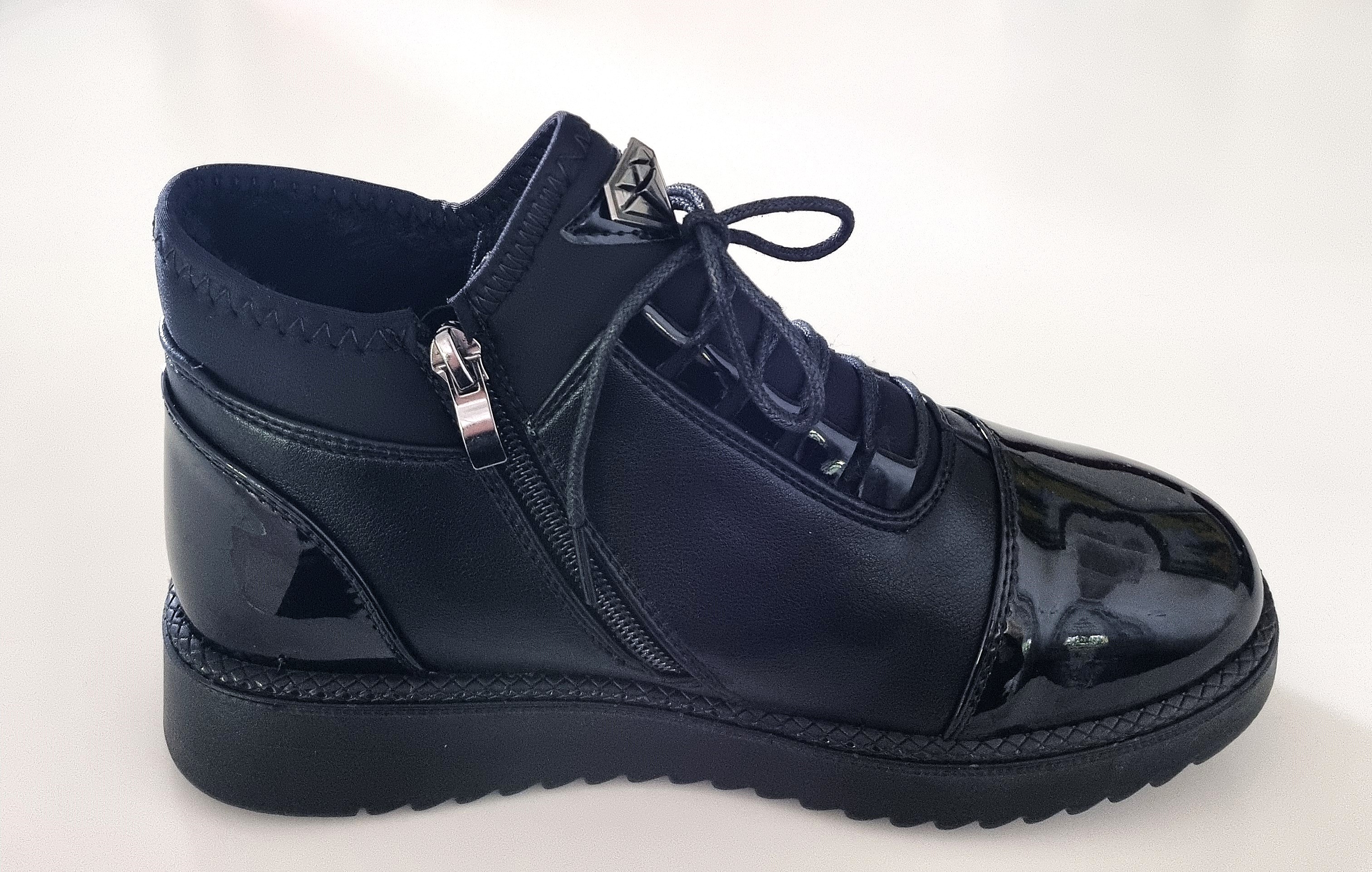 Moteriški aulinukai