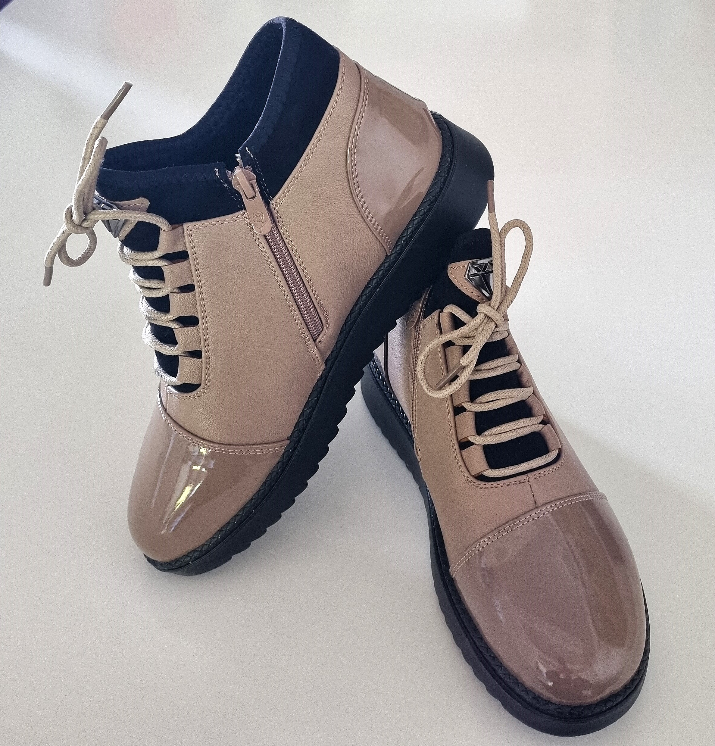 Moteriški aulinukai