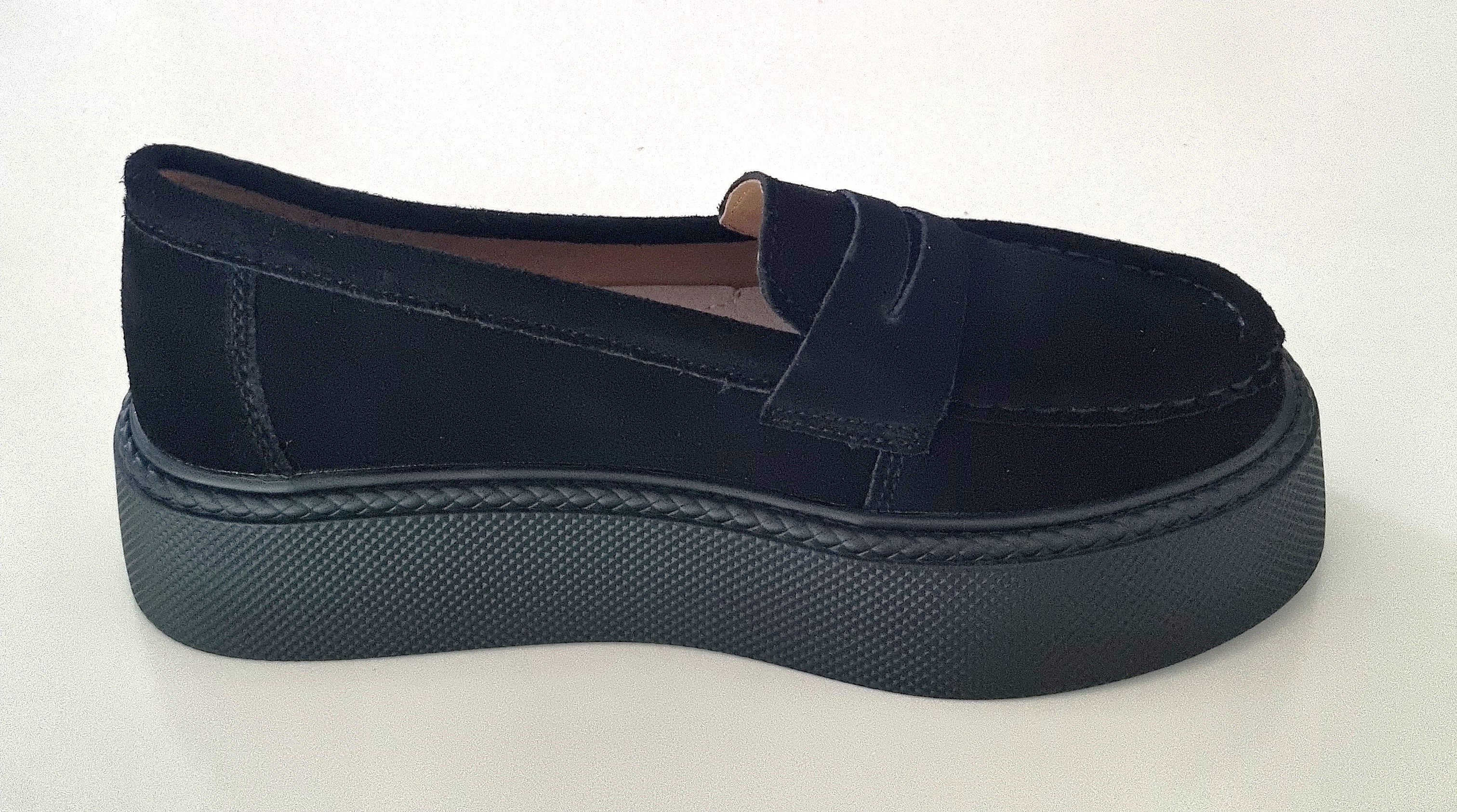 Moteriški juodi loaferiai