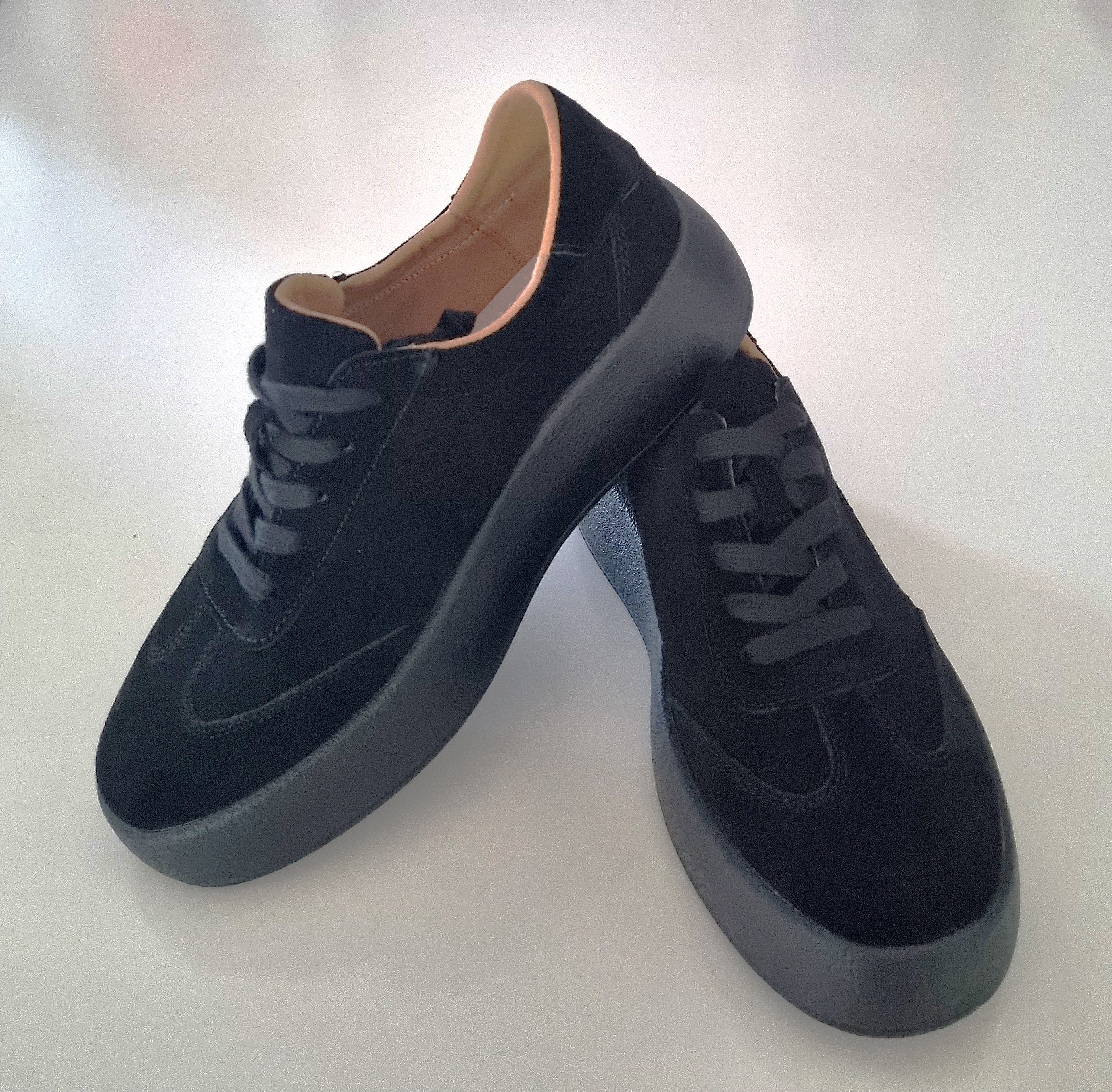 Moteriški juodi laisvalaikio batai