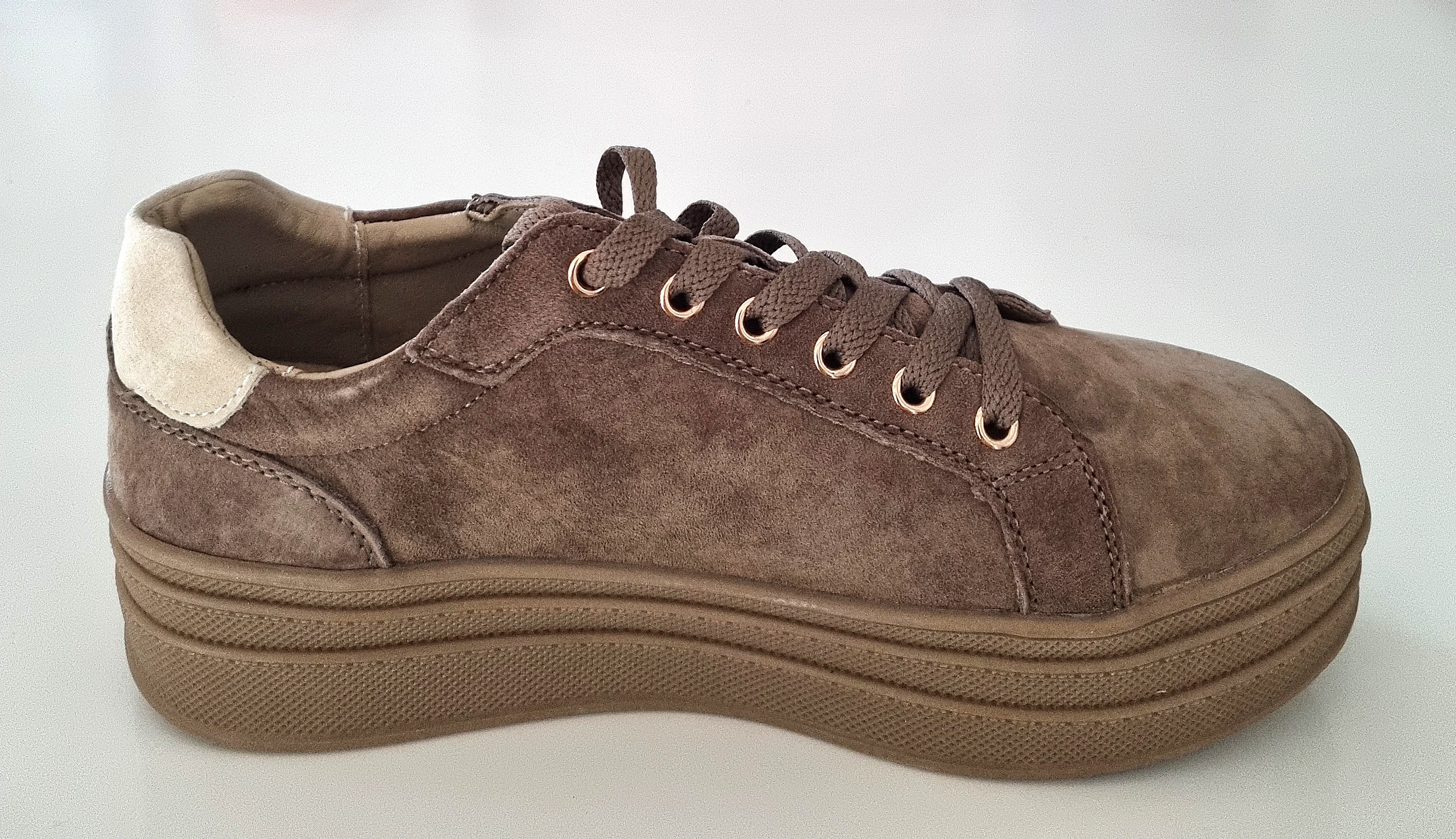 Moteriški laisvalaikio batai