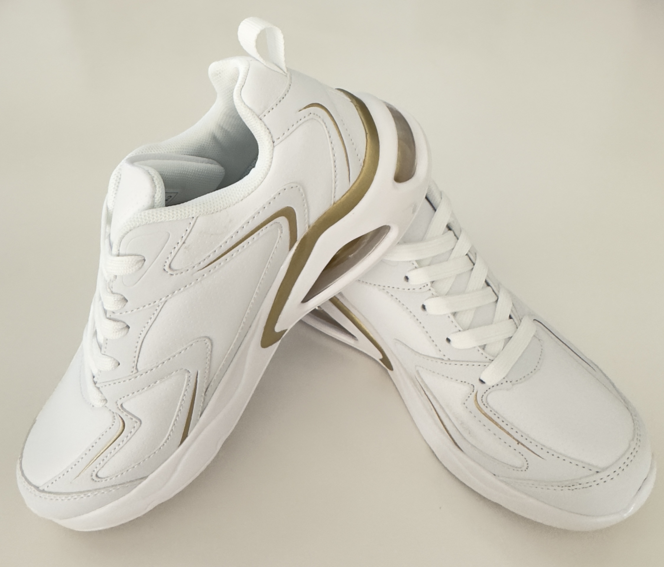 Kedai moterims, balti