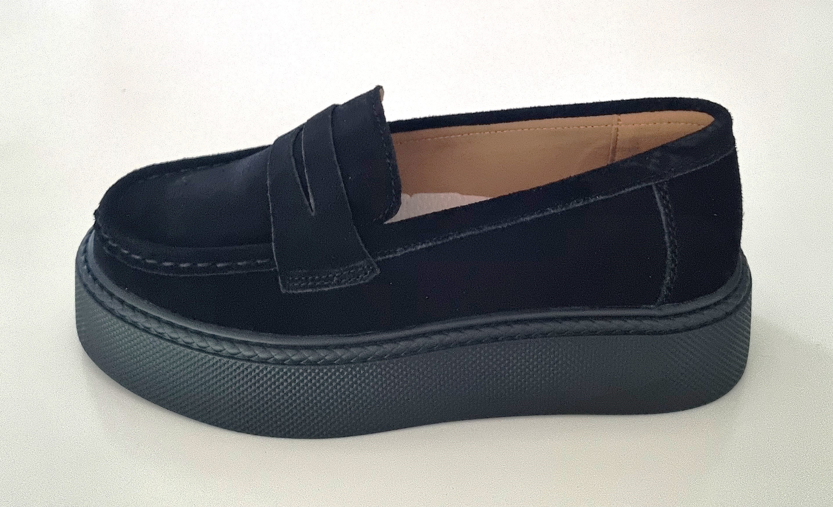 Moteriški juodi loaferiai