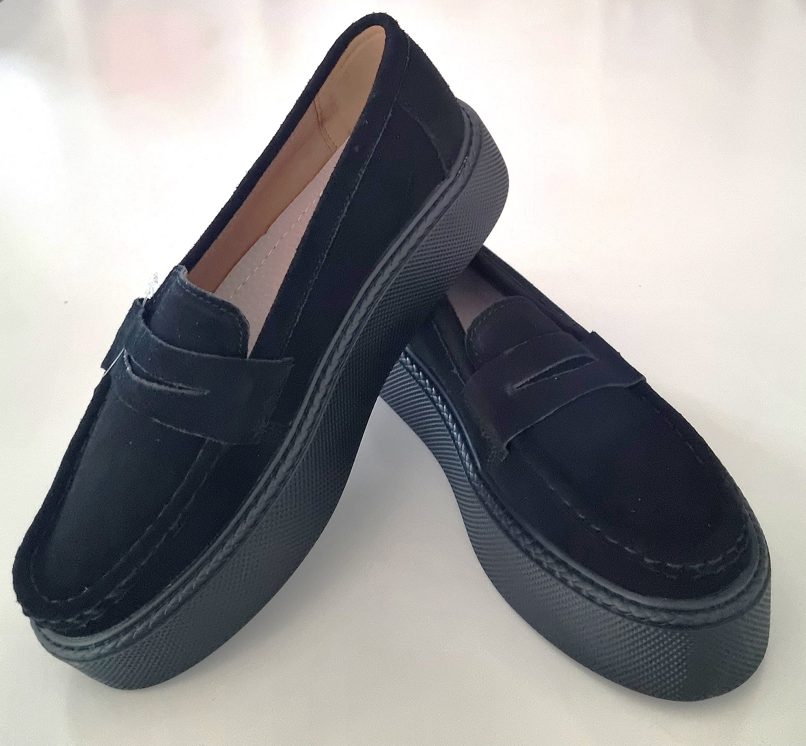 Moteriški juodi loaferiai