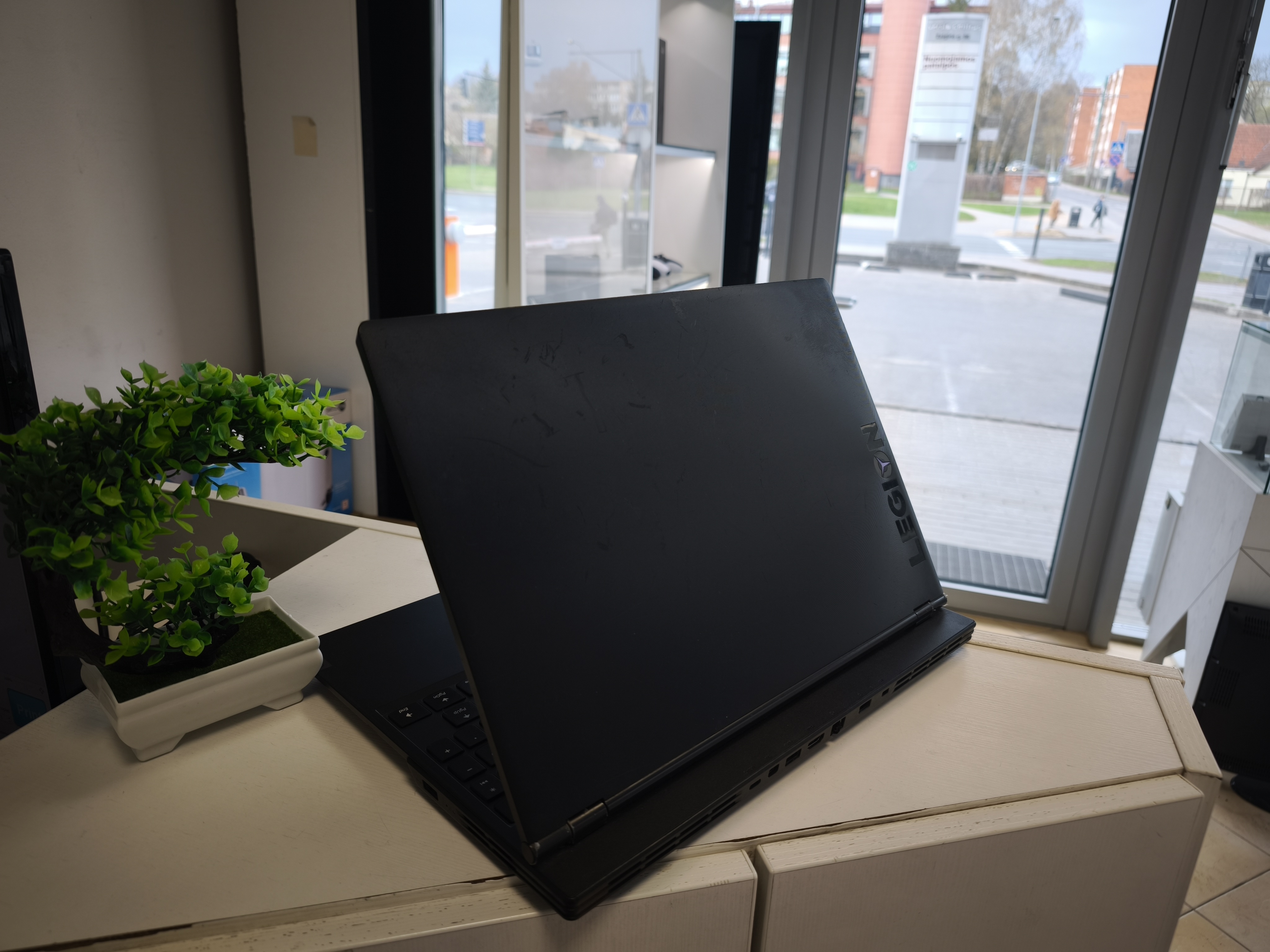 Lenovo Legion Gtx 1660ti / 32gb RAM / I5-9300h