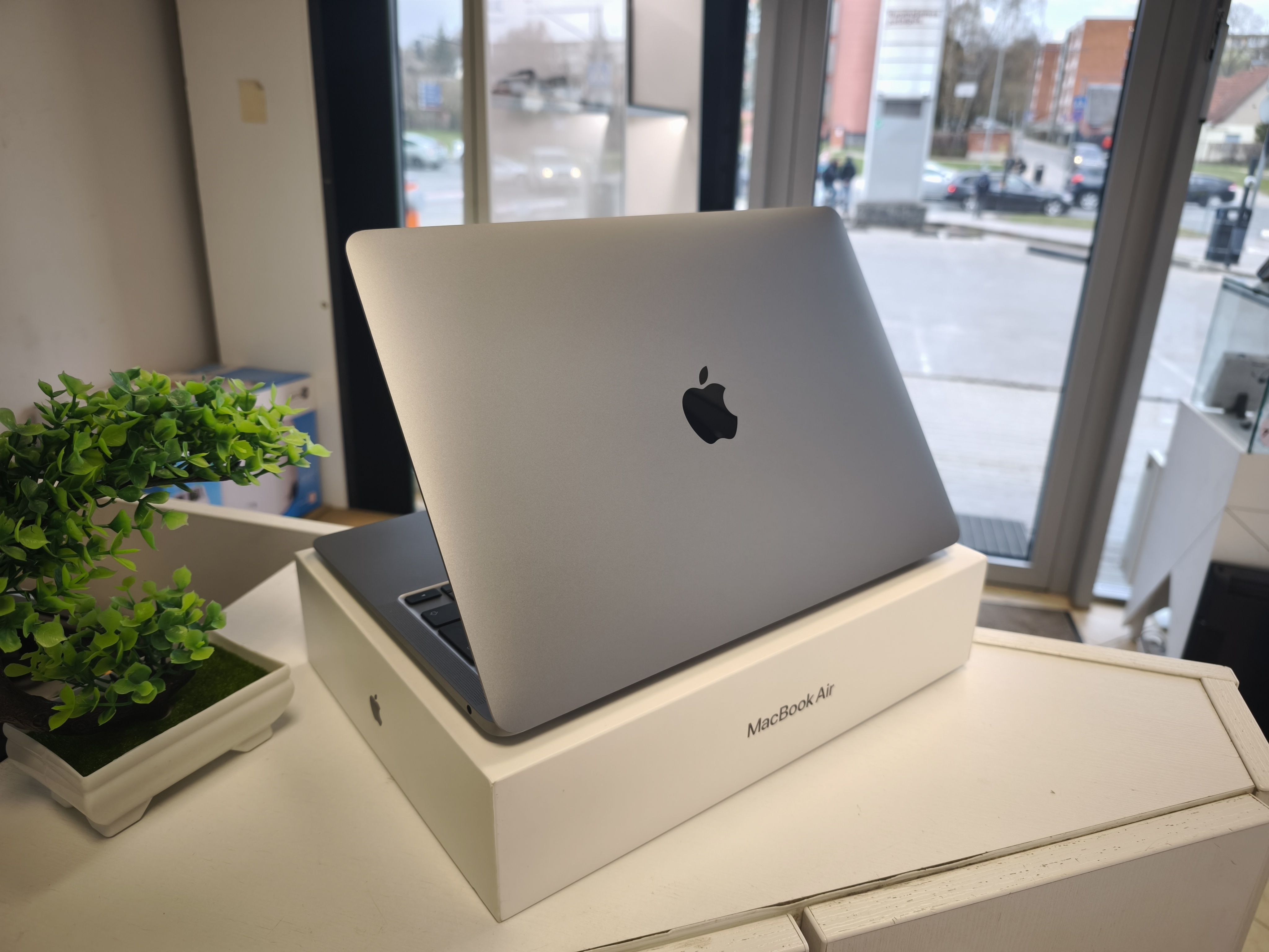 MacBook Air M1 512GB su Garantija