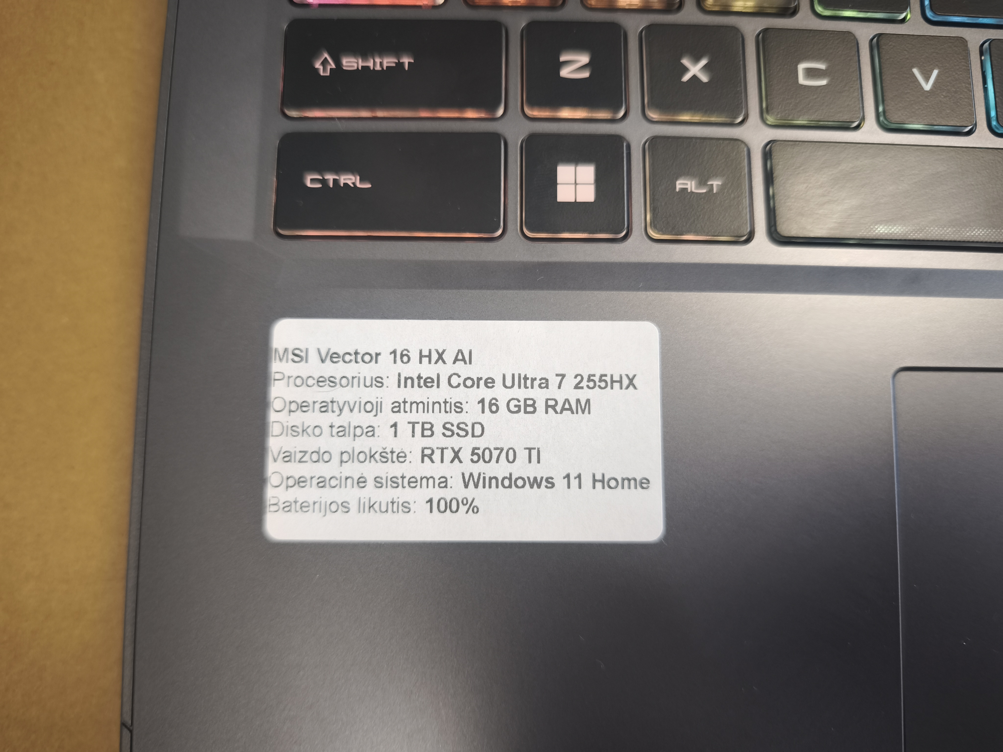 Msi Vector 16 Rtx 5070ti / Intel Ultra 7/ 1tb SSD su Garantija