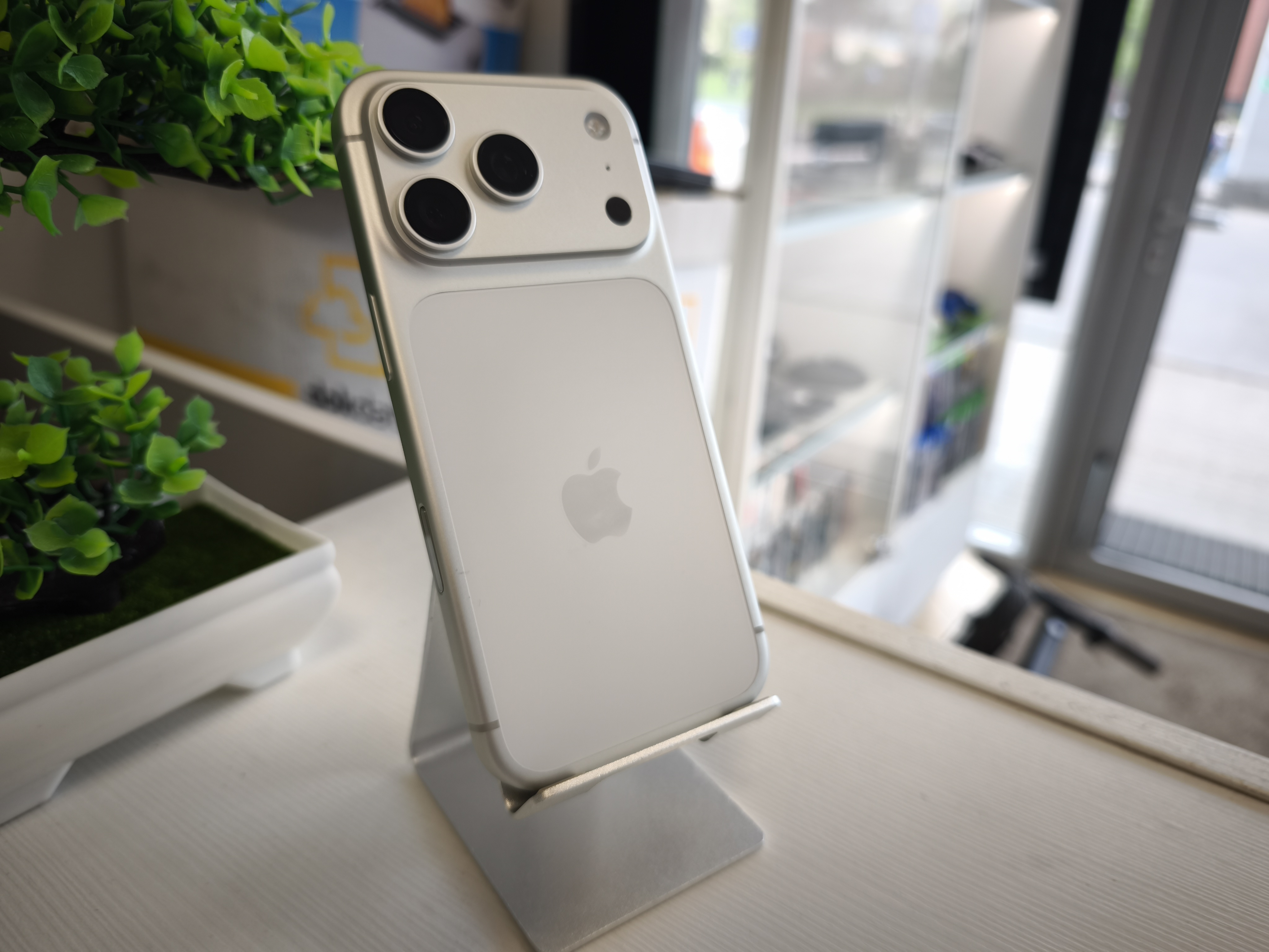 Kaip naujas iPhone 17 Pro 100% su Garantija