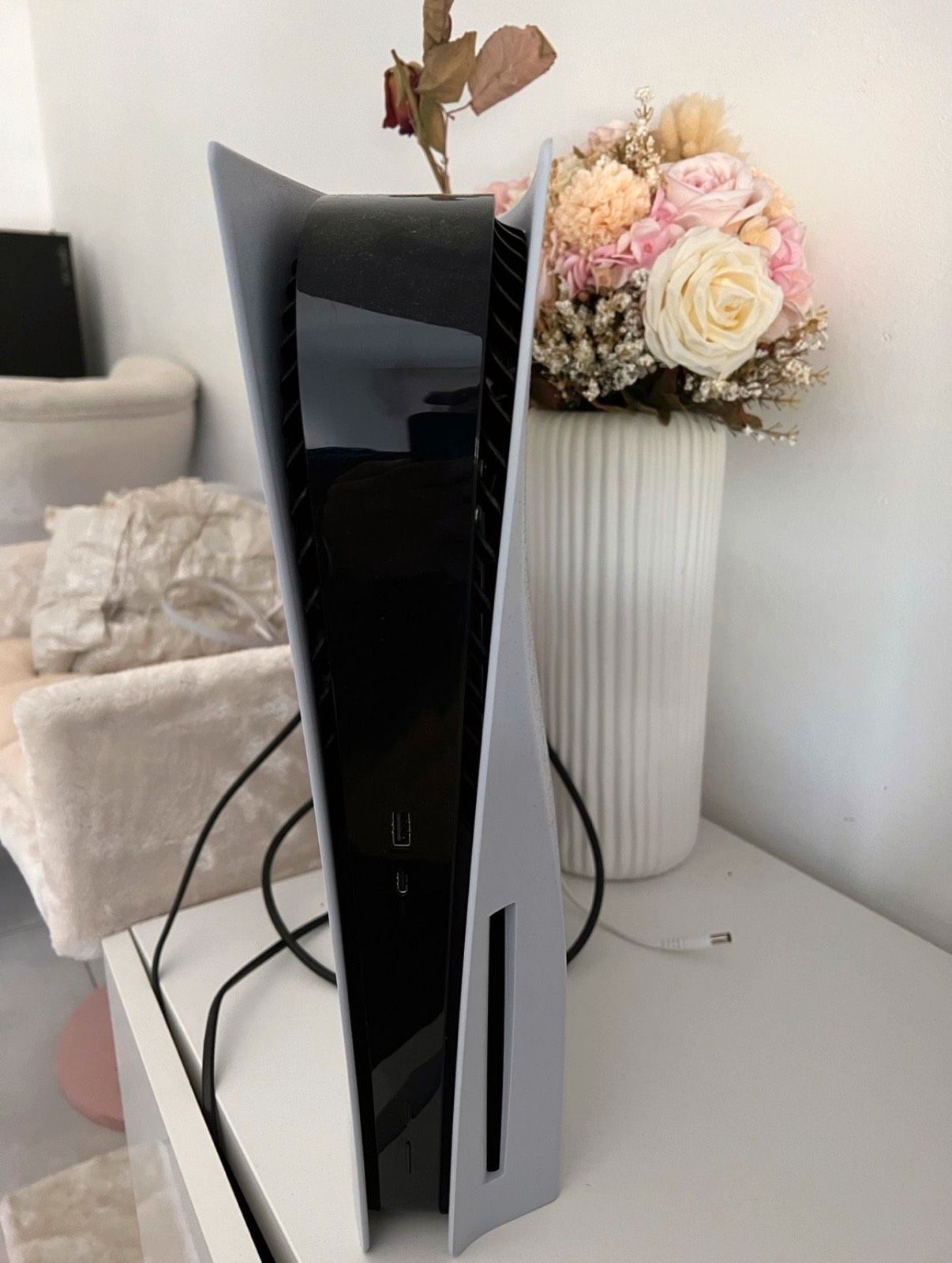 PlayStation 5 žaidimų konsolė