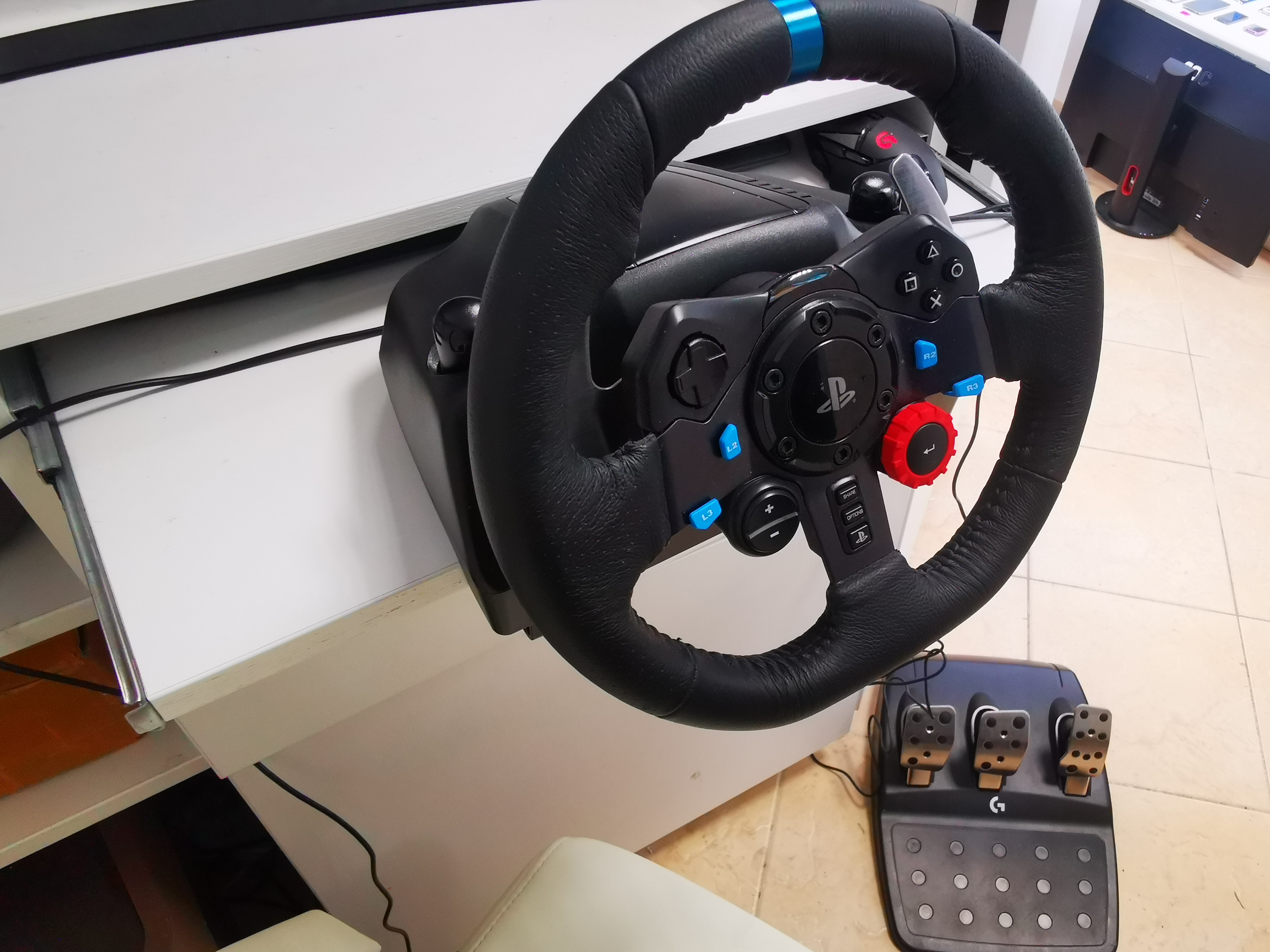 Žaidimų vairas Logitech G29