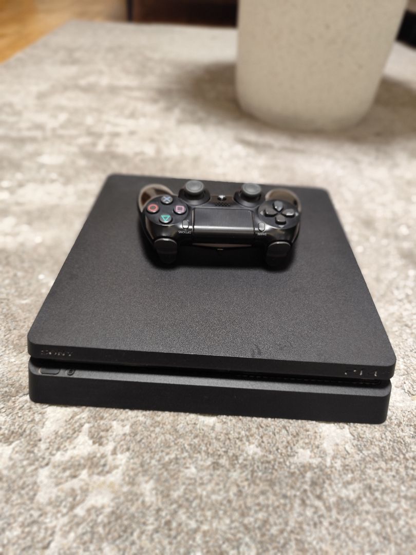Sony PlayStation 4 Slim konsolė