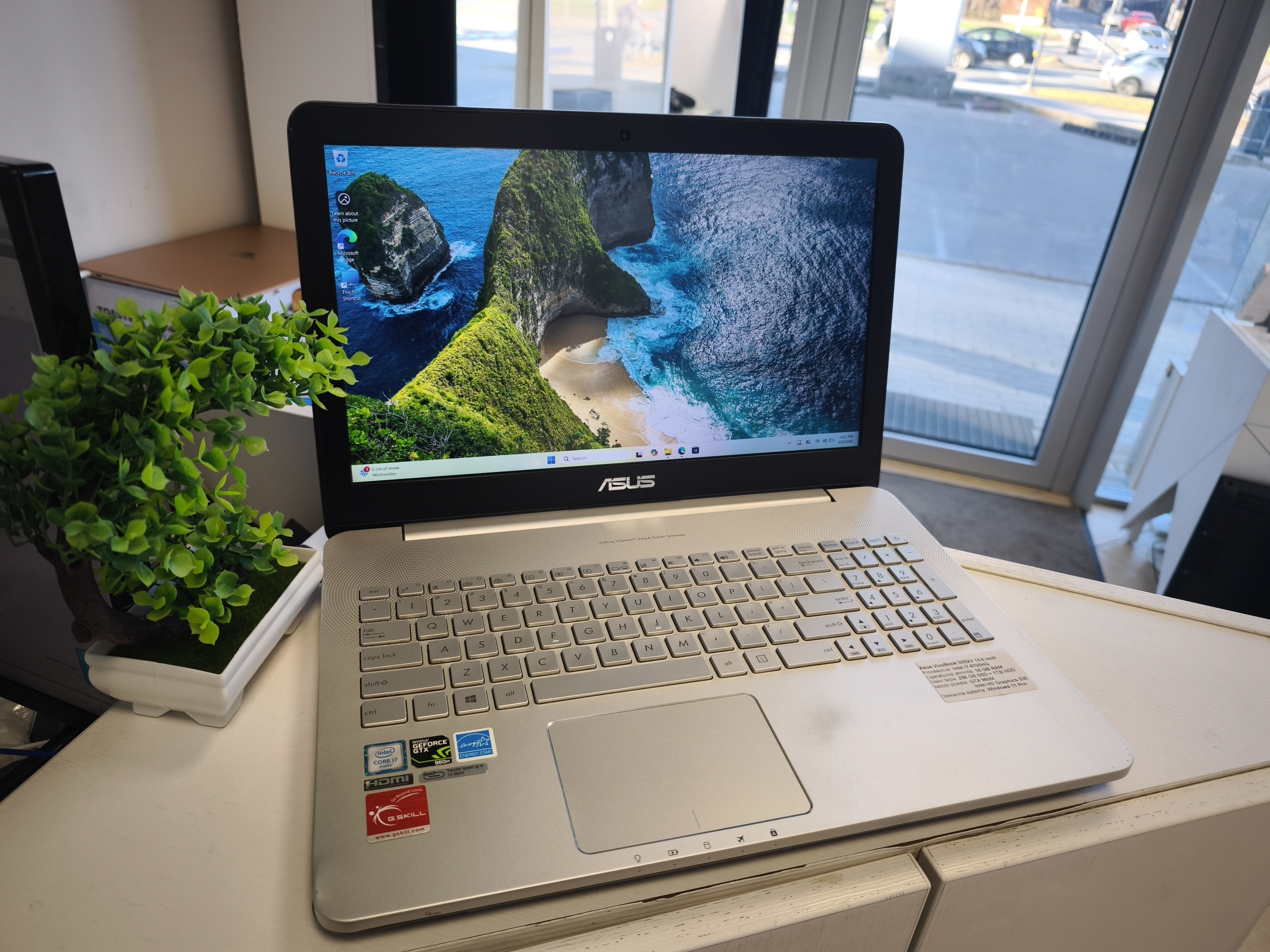 Asus Vivobook 16gb / 256gb + 1tb / Gtx960m žaidimų kompiuteris