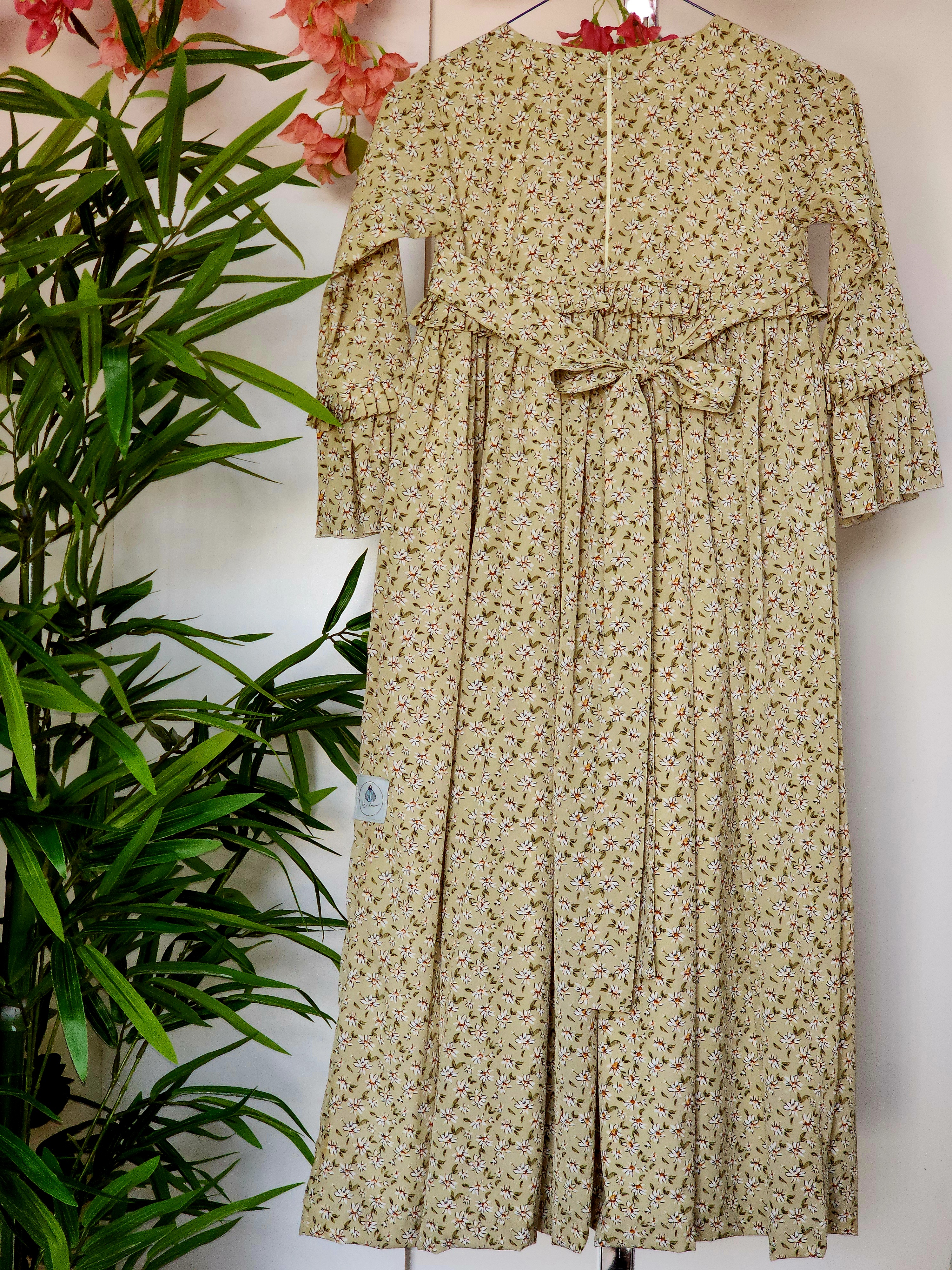 🫒جلابية منقطة بلون زيتوني