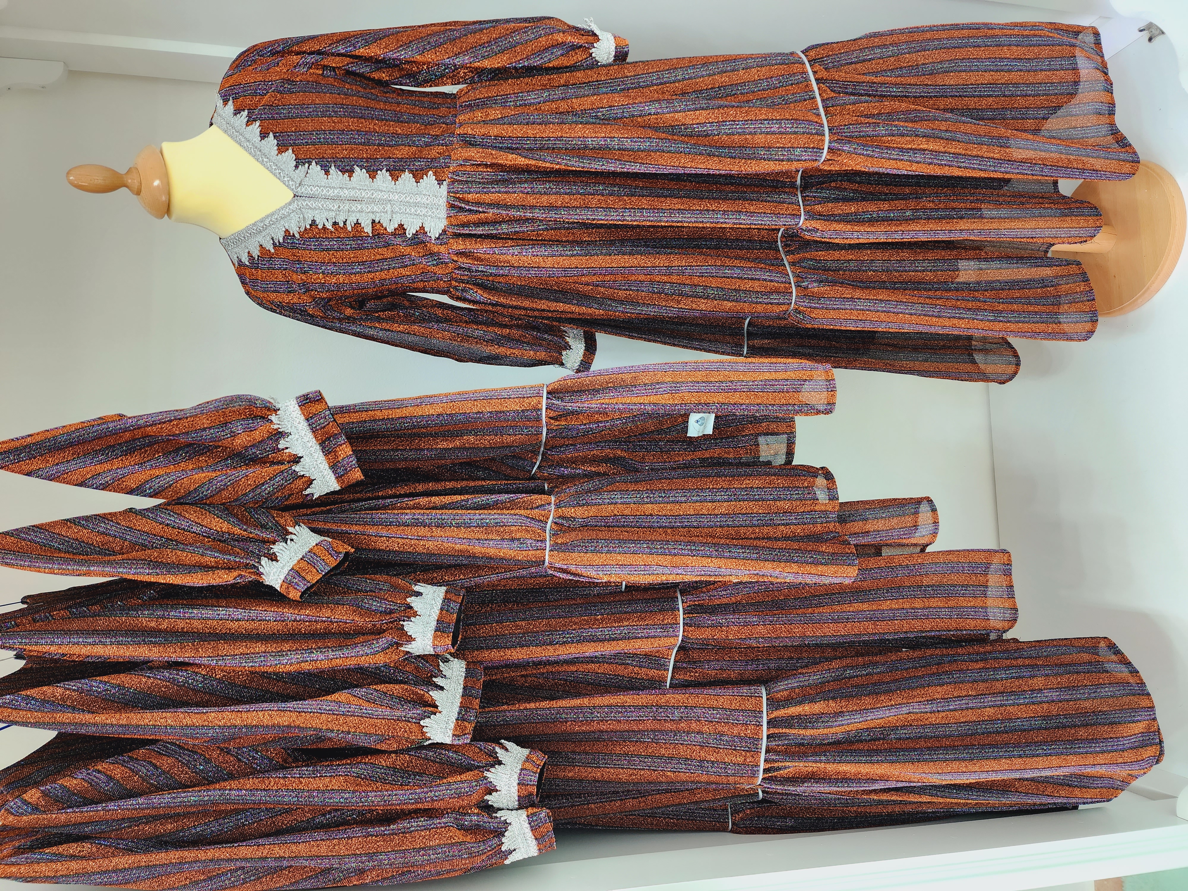 فستان مخطط بني🤎