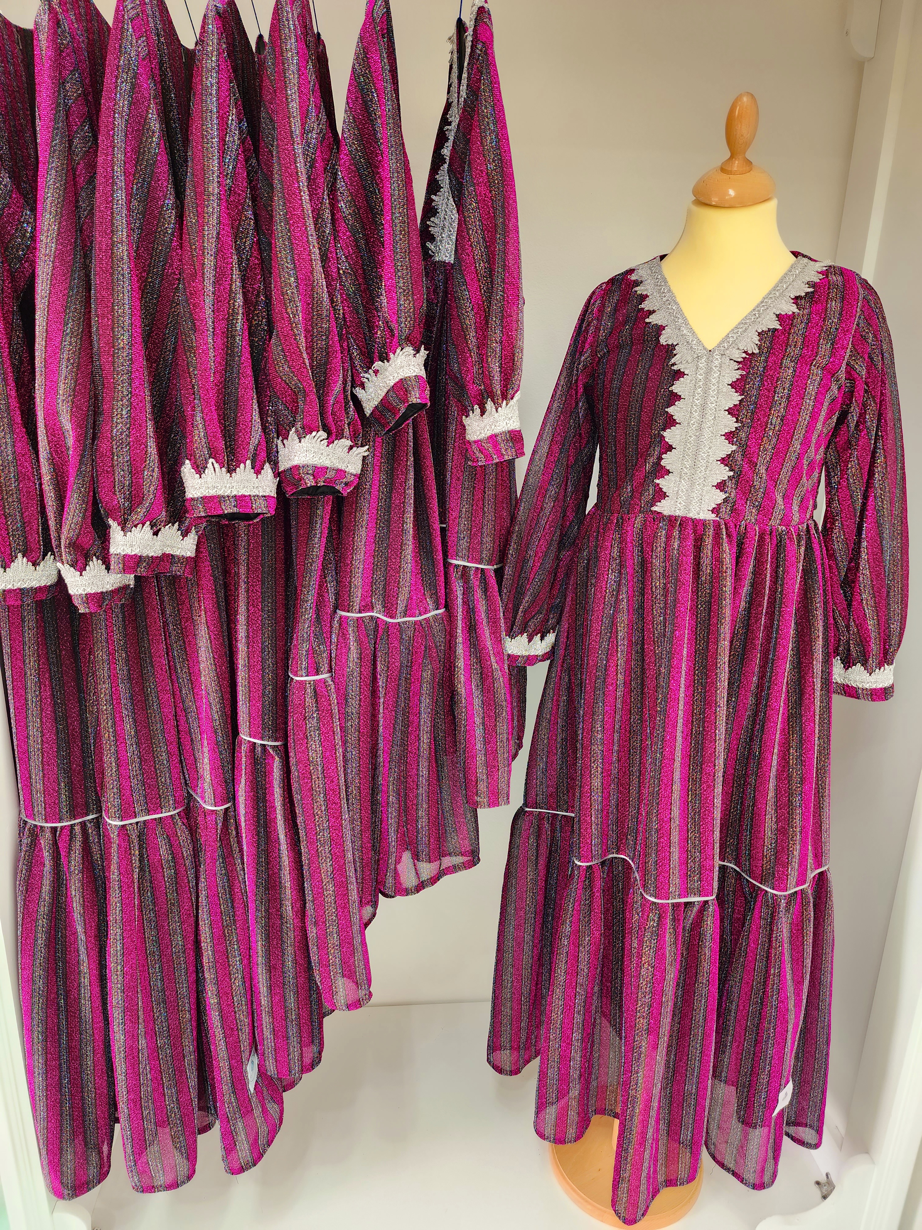 فستان فوشي مخطط💞