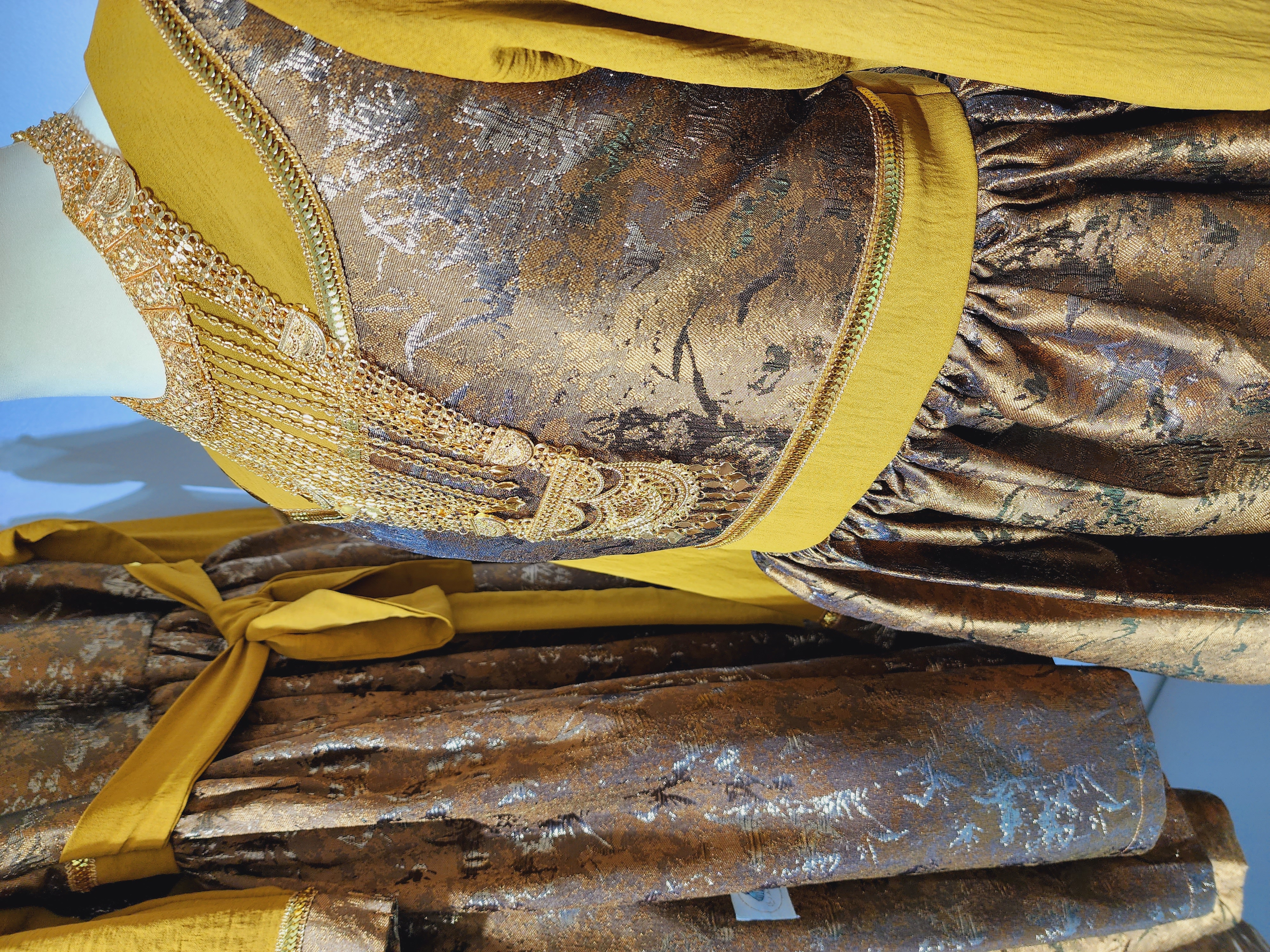 فستان كركمي فاخر